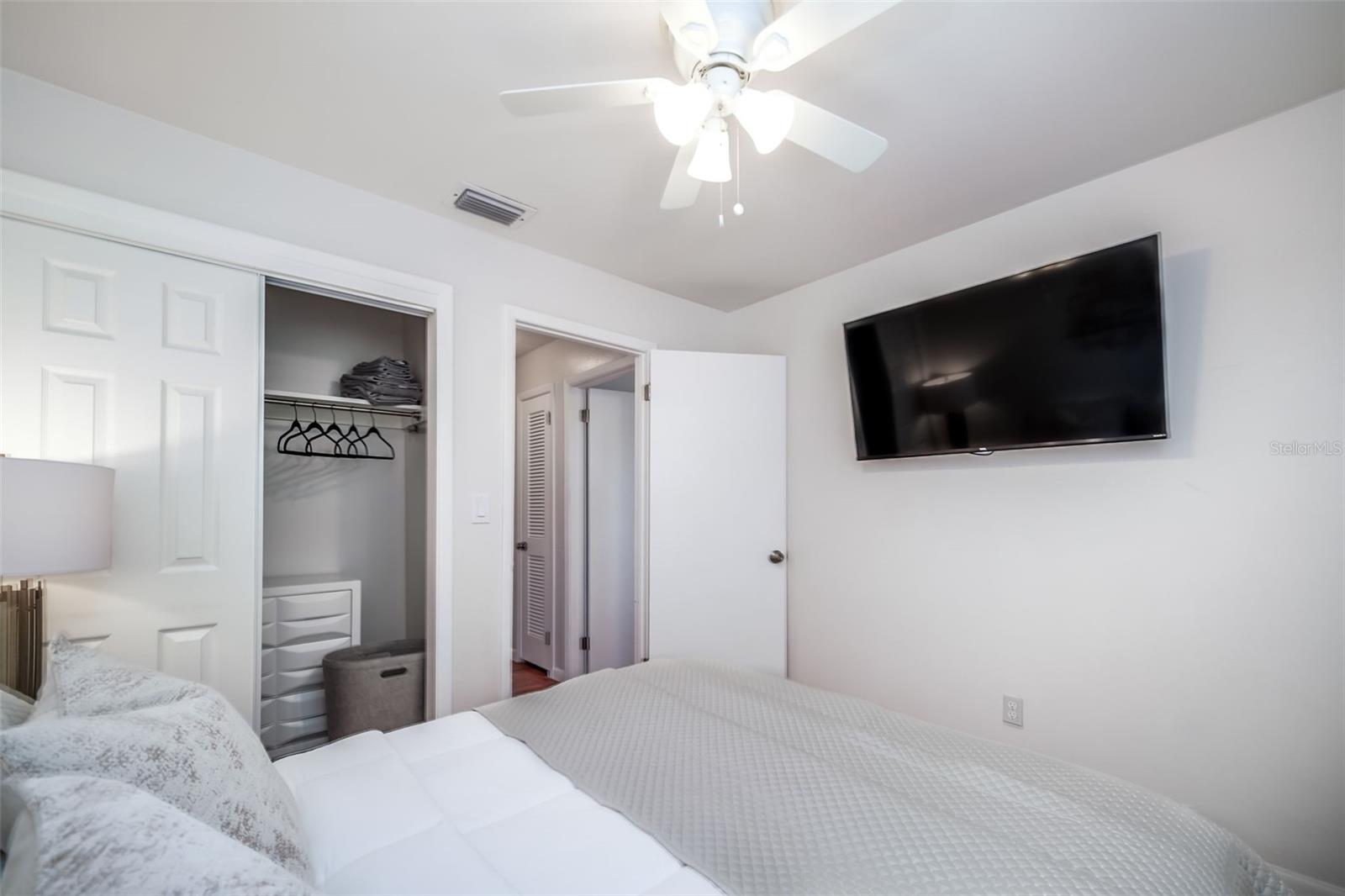 8702 ELMWOOD LN — photo 30