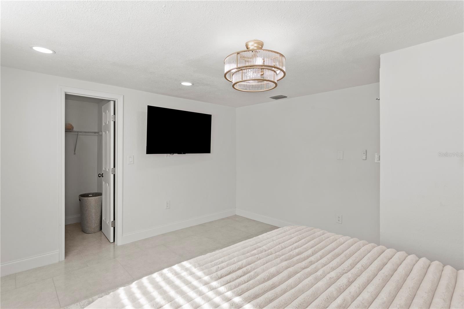 8702 ELMWOOD LN — photo 36