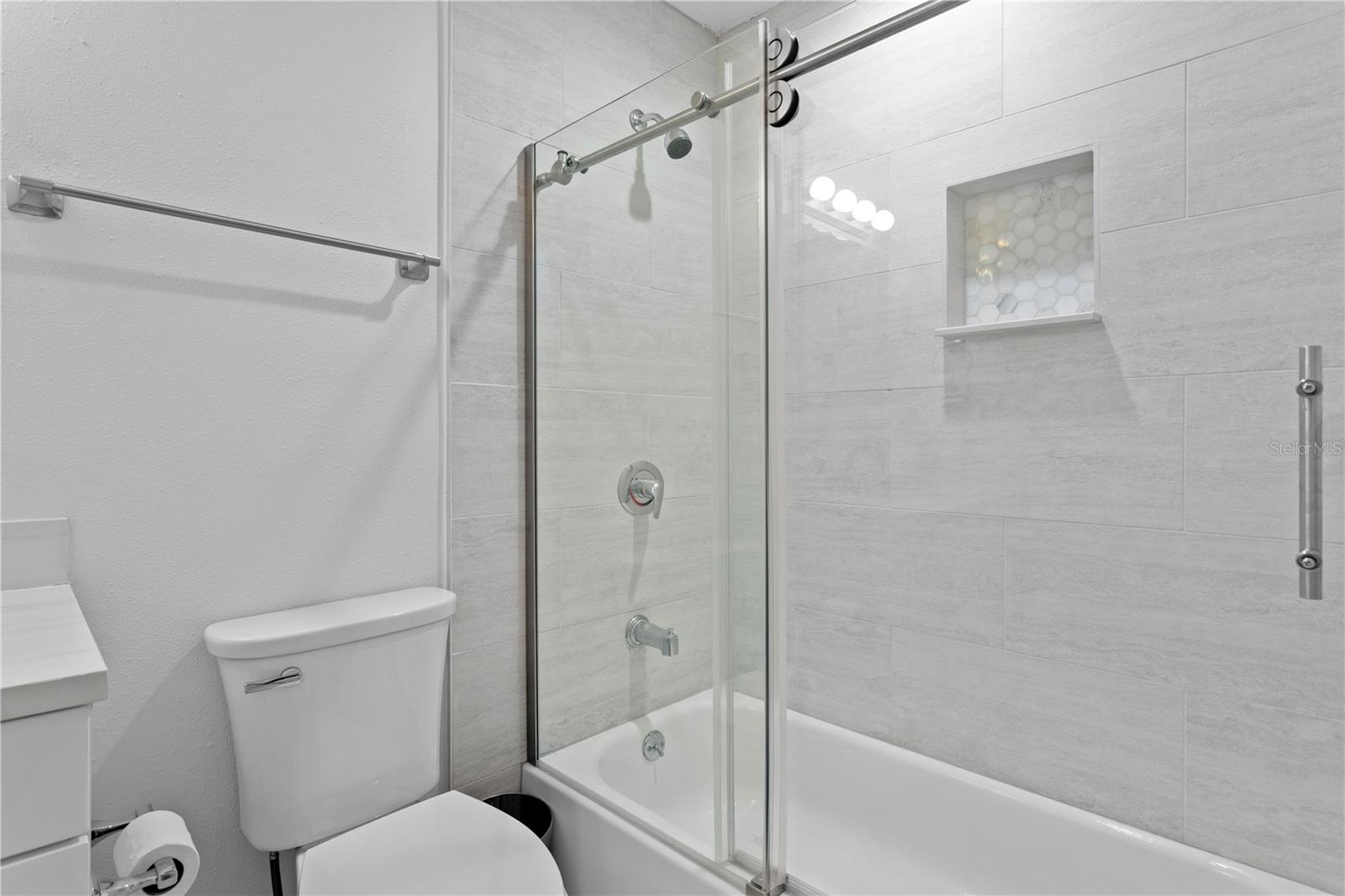 8702 ELMWOOD LN — photo 40