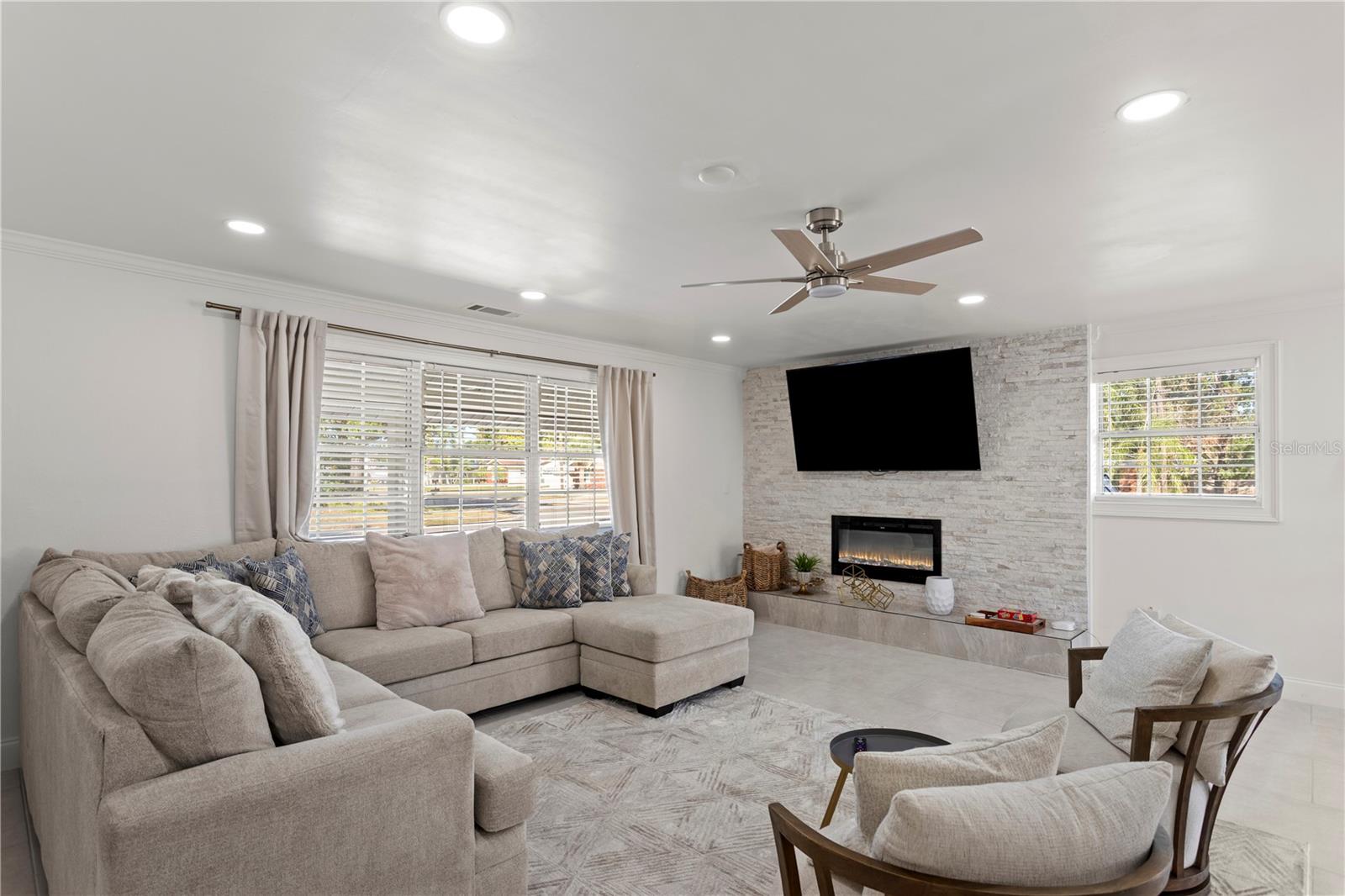 8702 ELMWOOD LN — photo 20