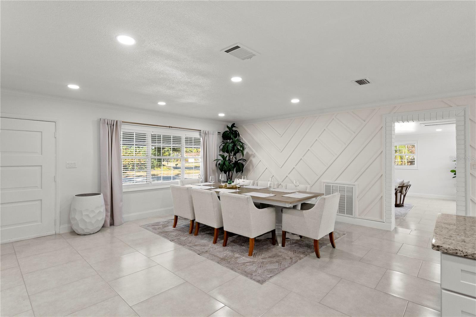 8702 ELMWOOD LN — photo 9
