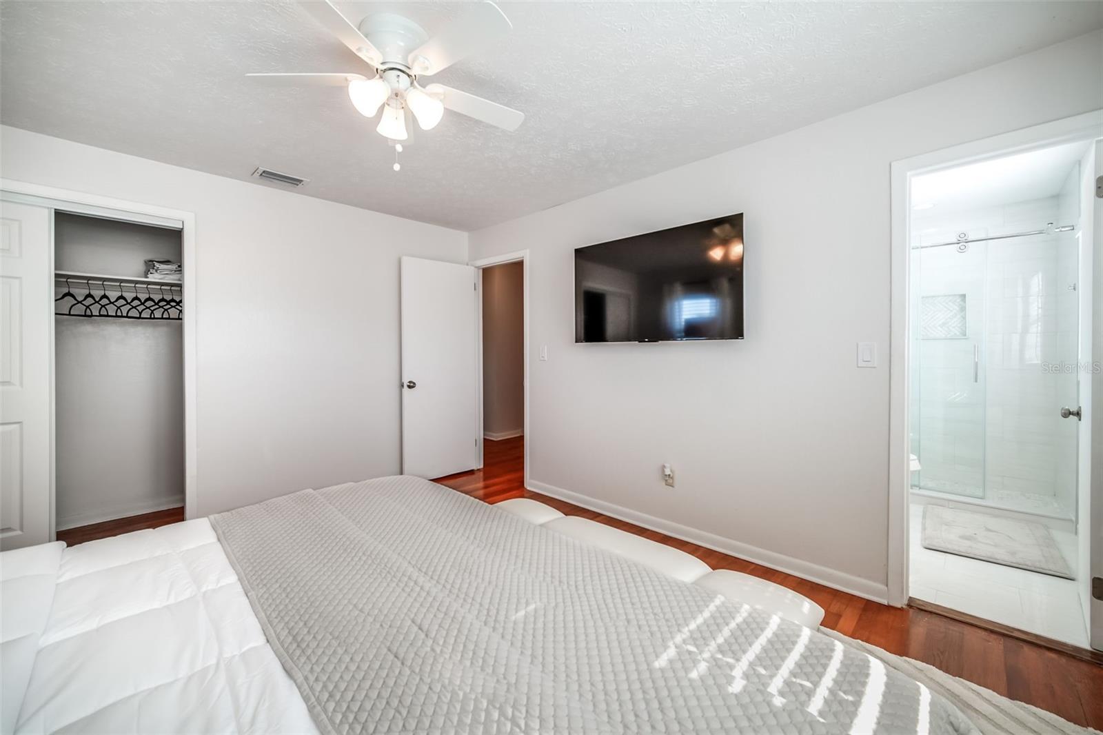 8702 ELMWOOD LN — photo 33