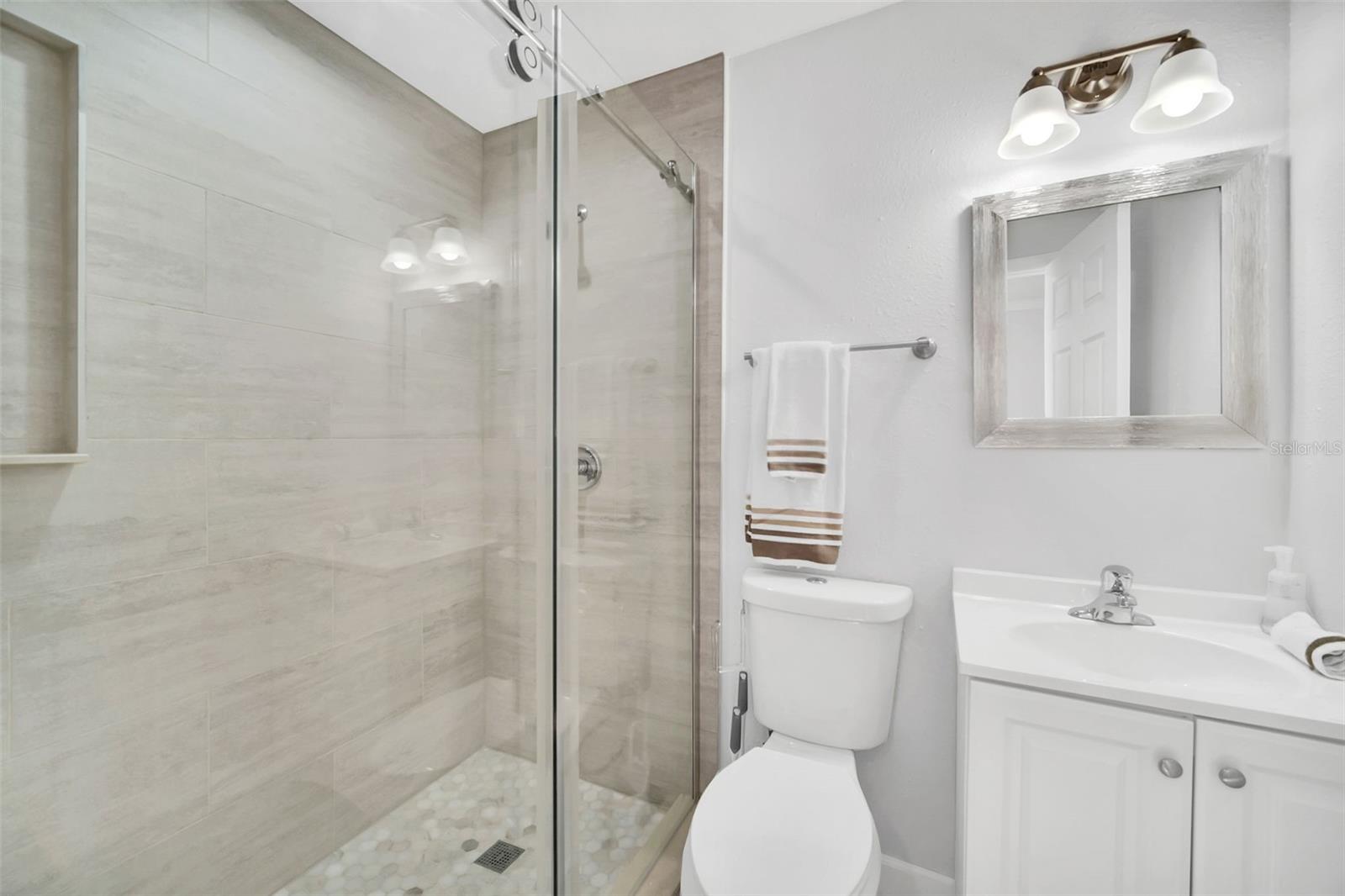 8702 ELMWOOD LN — photo 26