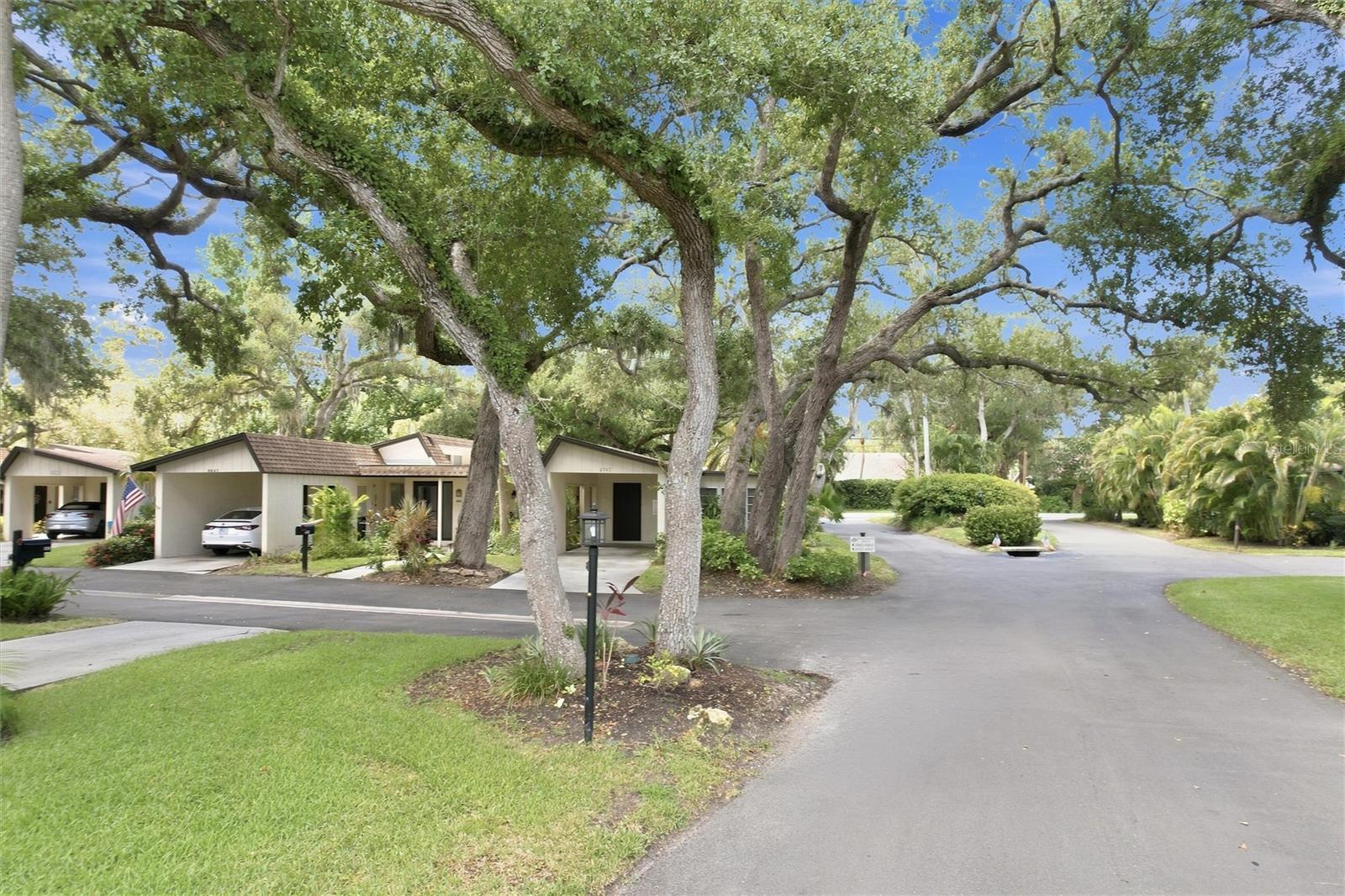 6947 WOODWIND DR #77 — photo 2