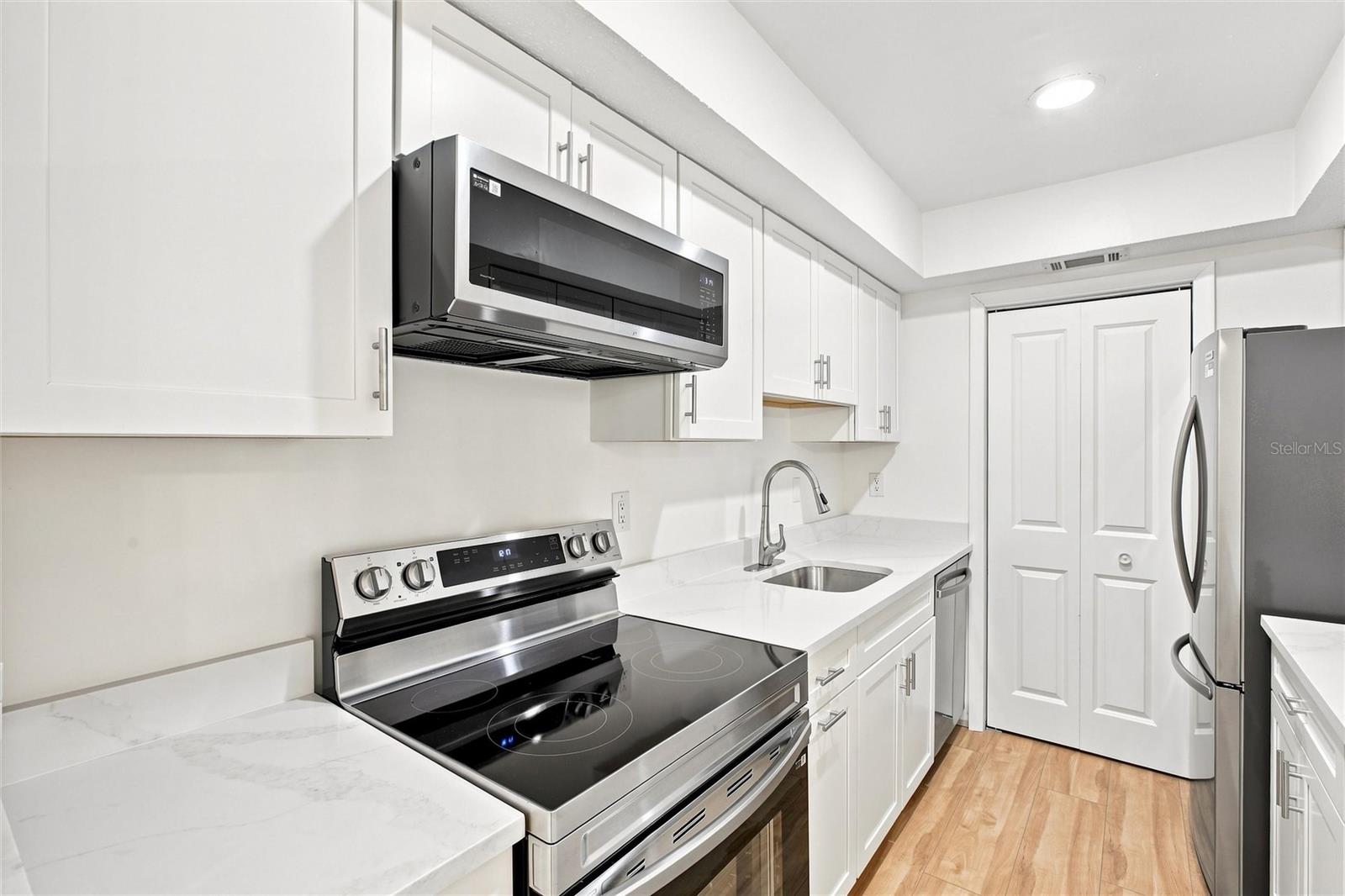 6947 WOODWIND DR #77 — photo 6