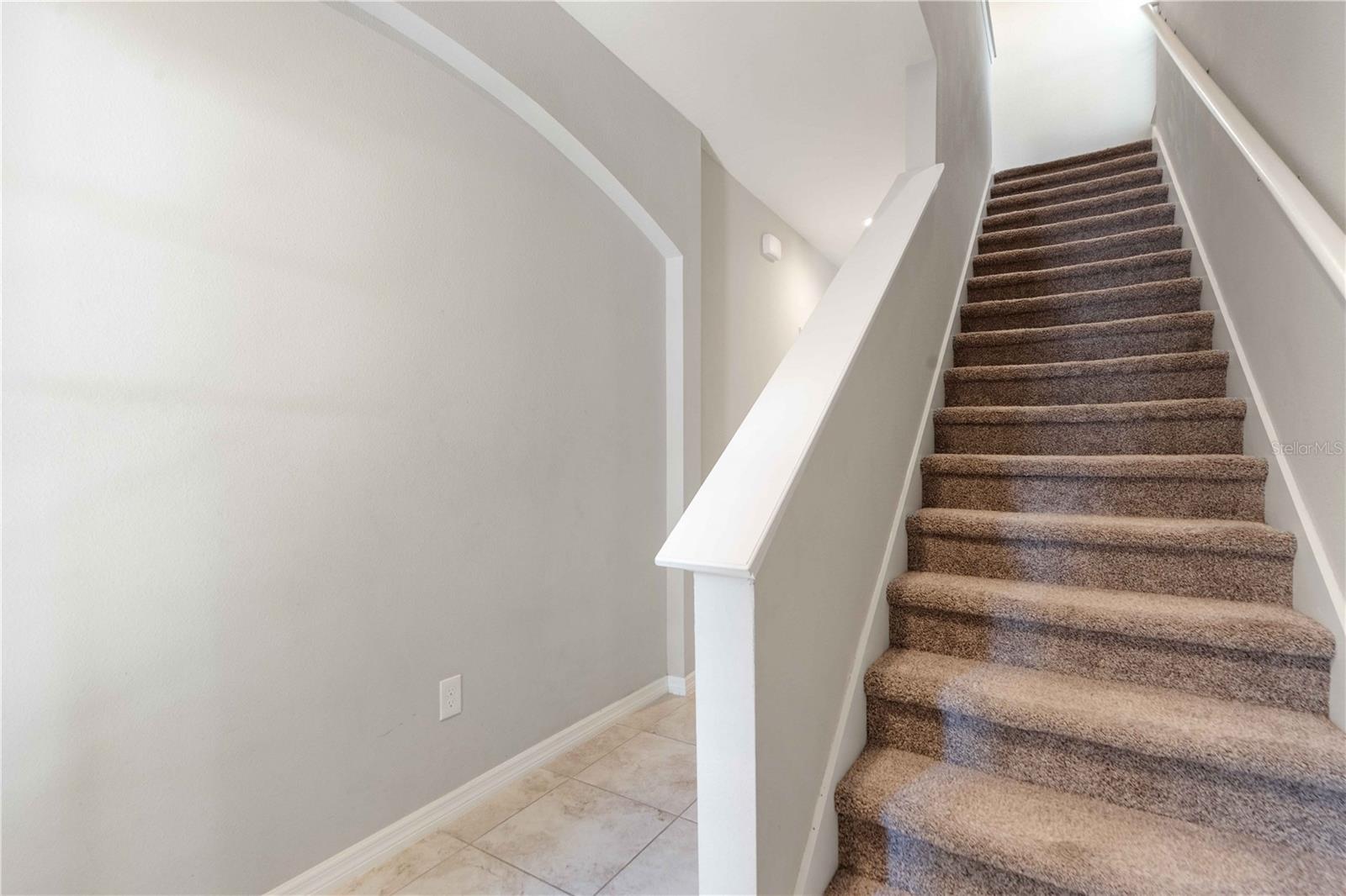 1100 CORAL LN — photo 4