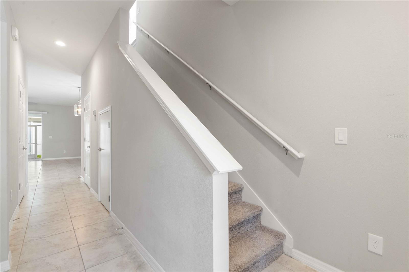 1100 CORAL LN — photo 3