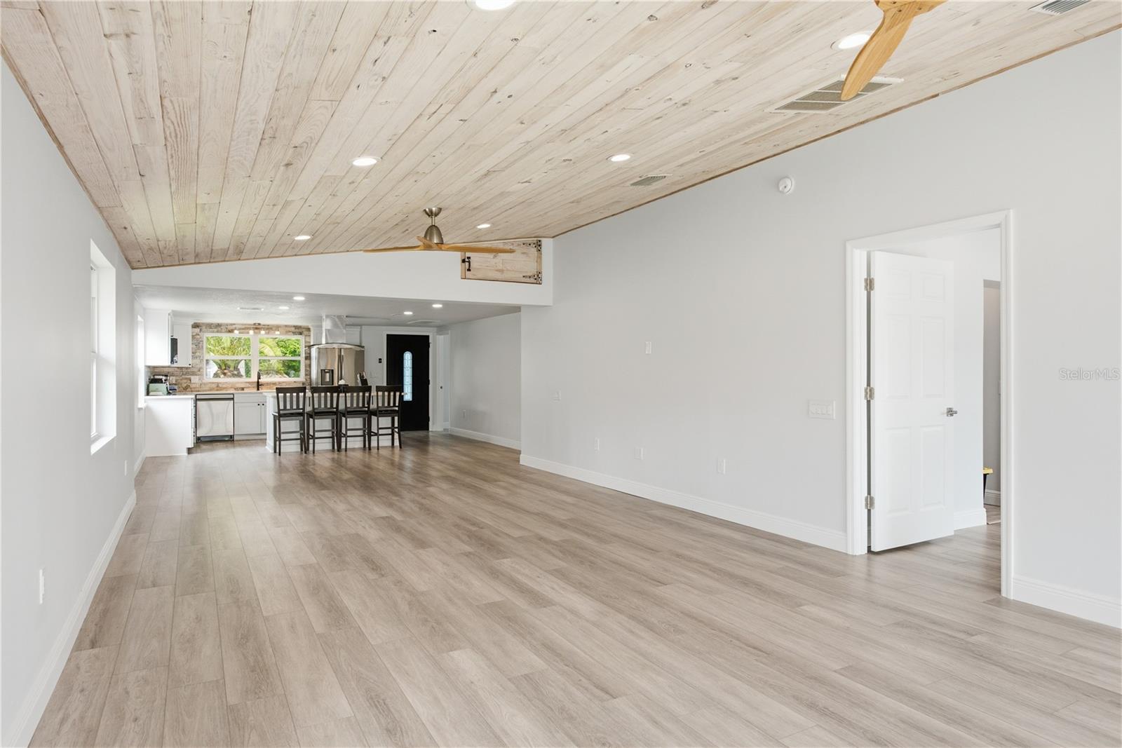 4930 POMPANO DR — photo 11