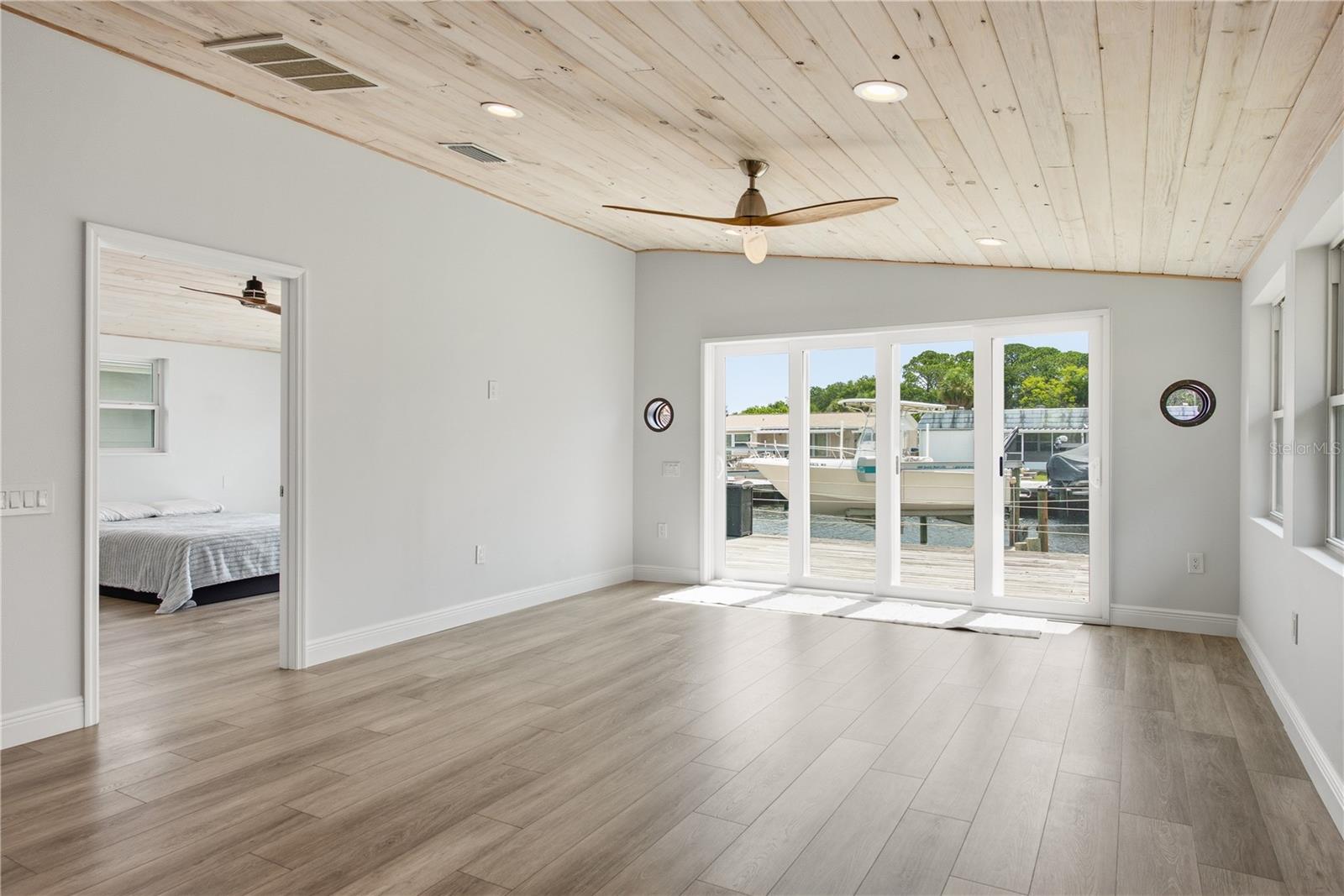4930 POMPANO DR — photo 8