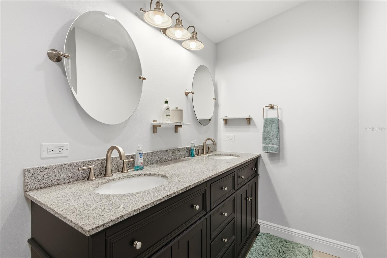 4930 POMPANO DR — photo 22