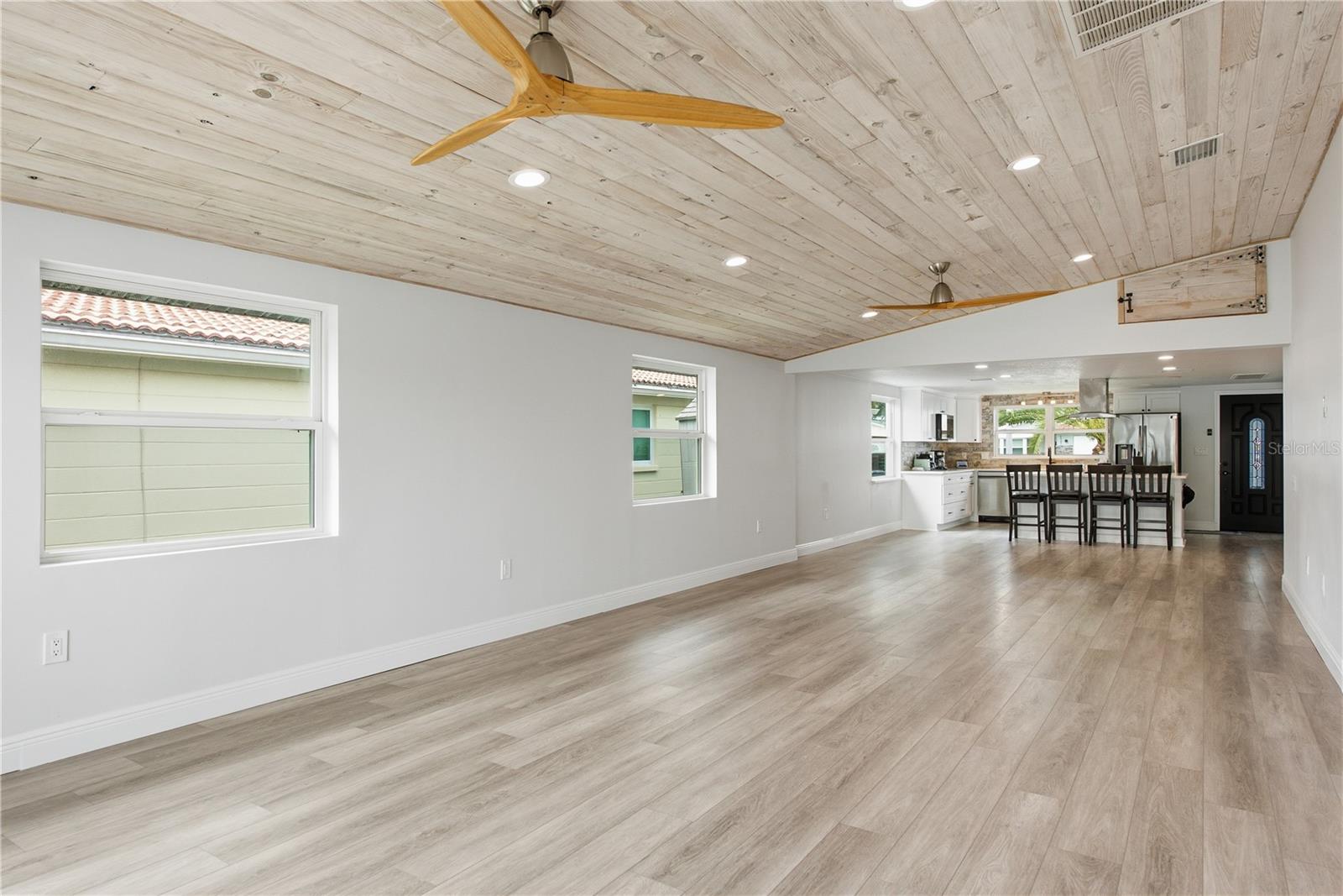 4930 POMPANO DR — photo 10