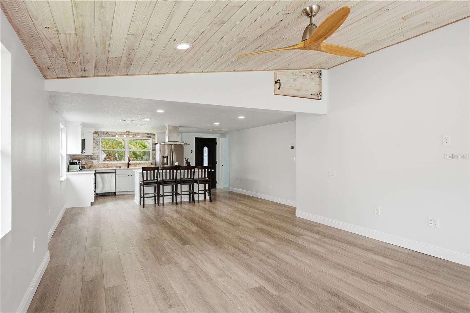 4930 POMPANO DR — photo 12