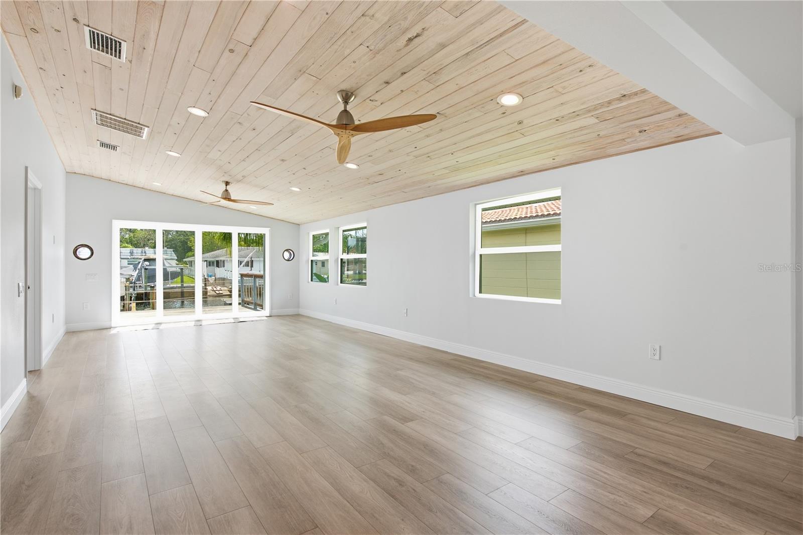 4930 POMPANO DR — photo 5