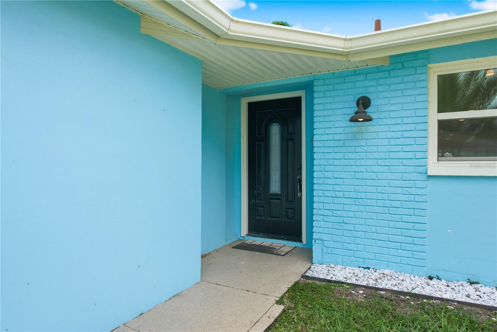 4930 POMPANO DR — photo 2