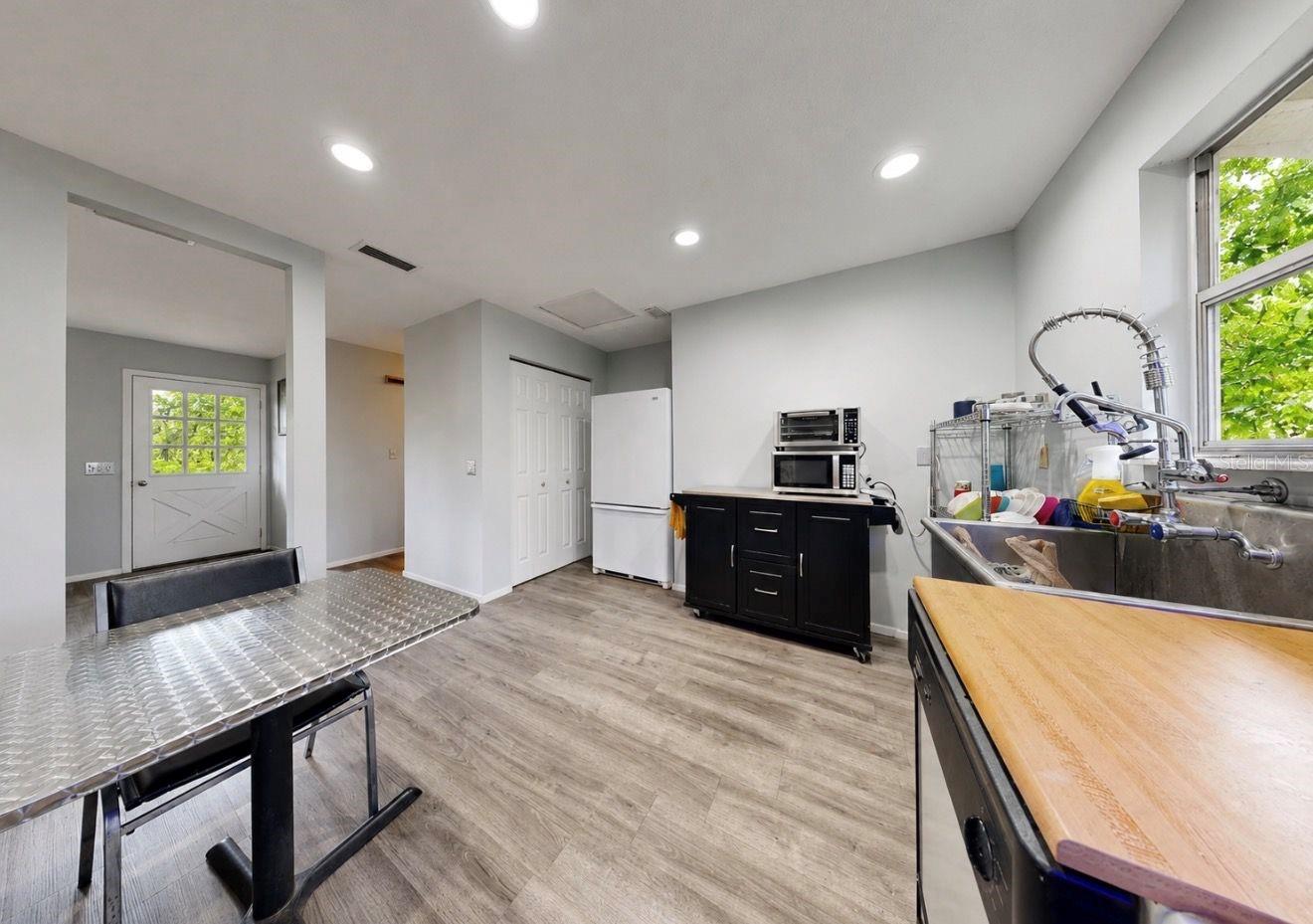 707 GEORGE ST S — photo 44