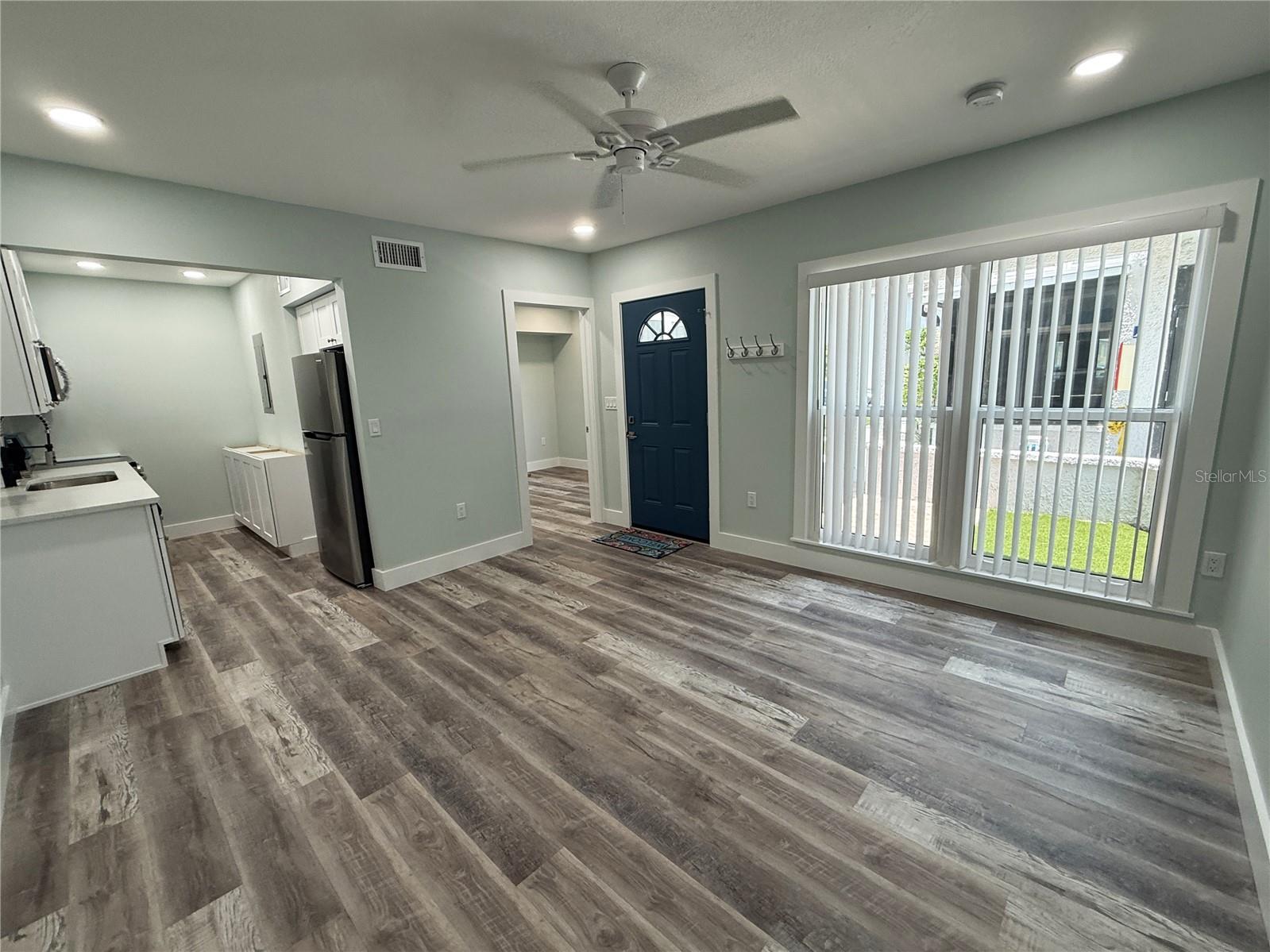 201 MEDALLION BLVD #D — photo 3