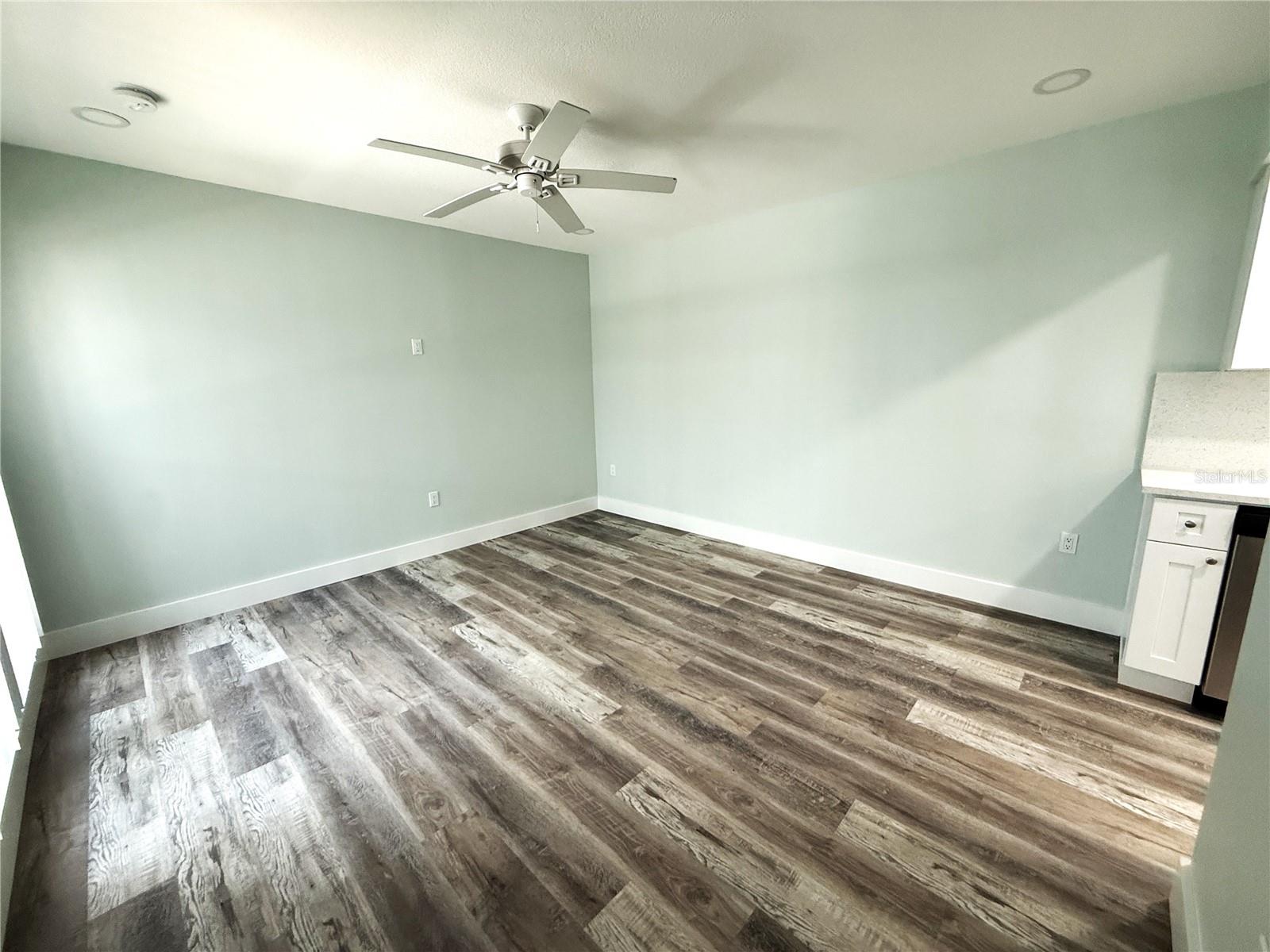 201 MEDALLION BLVD #D — photo 4