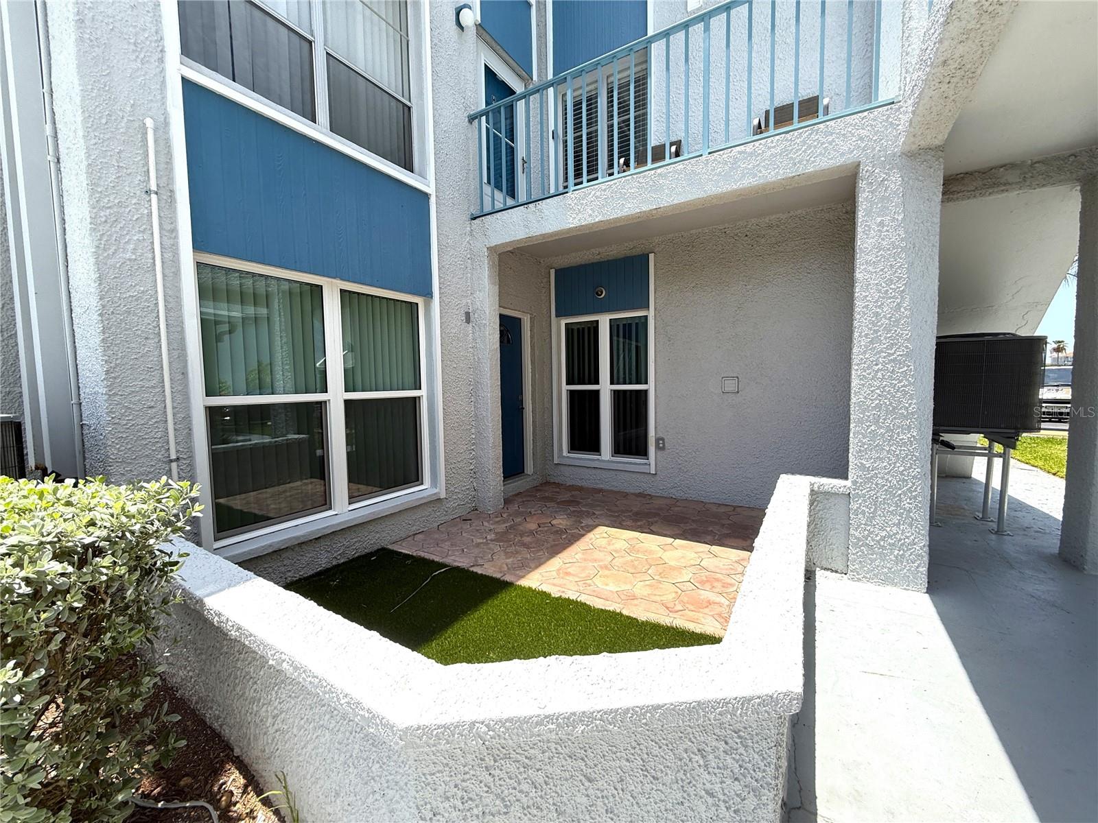 201 MEDALLION BLVD #D — photo 2