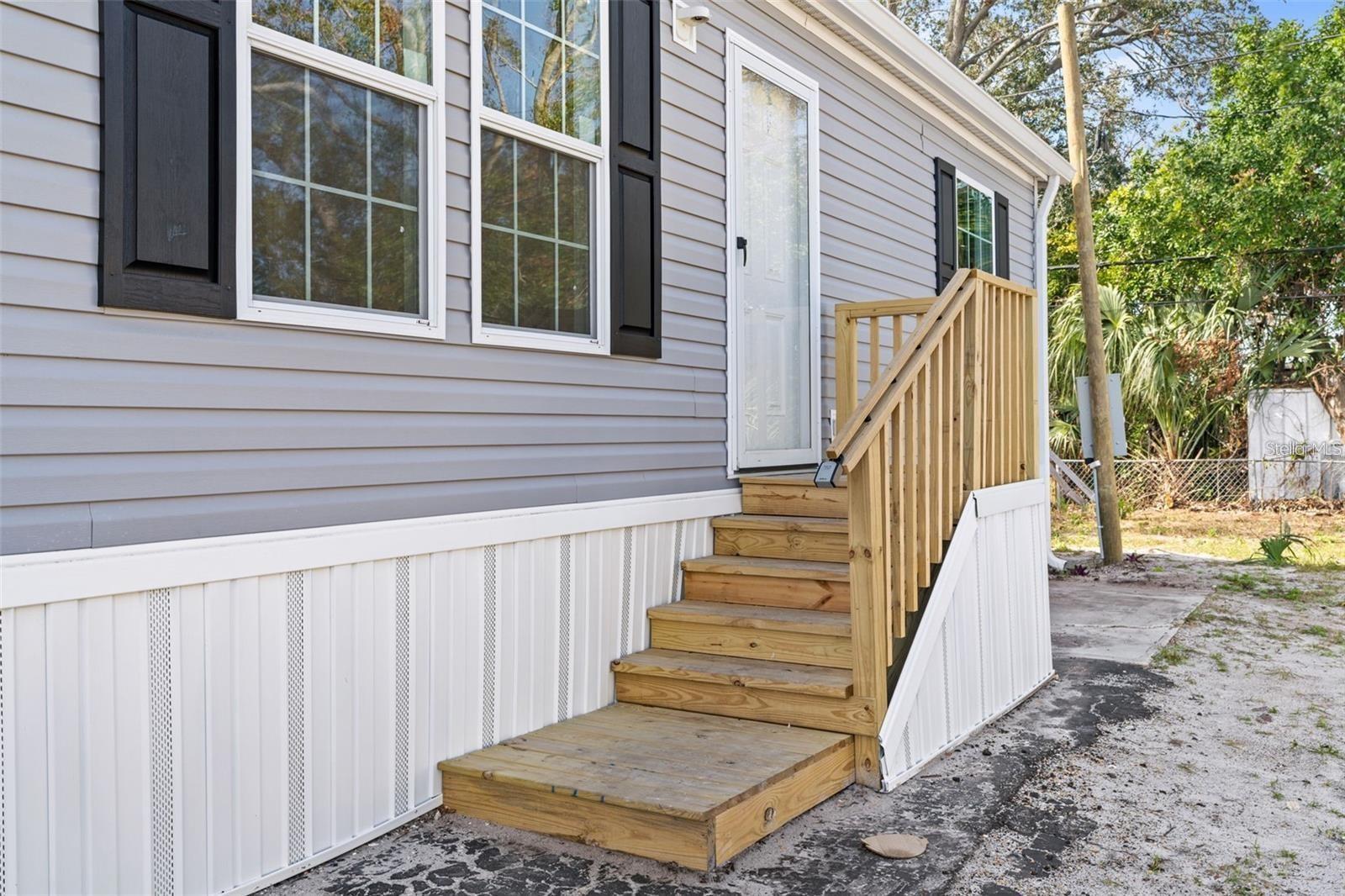5234 YELLOW PINE ST N — photo 3