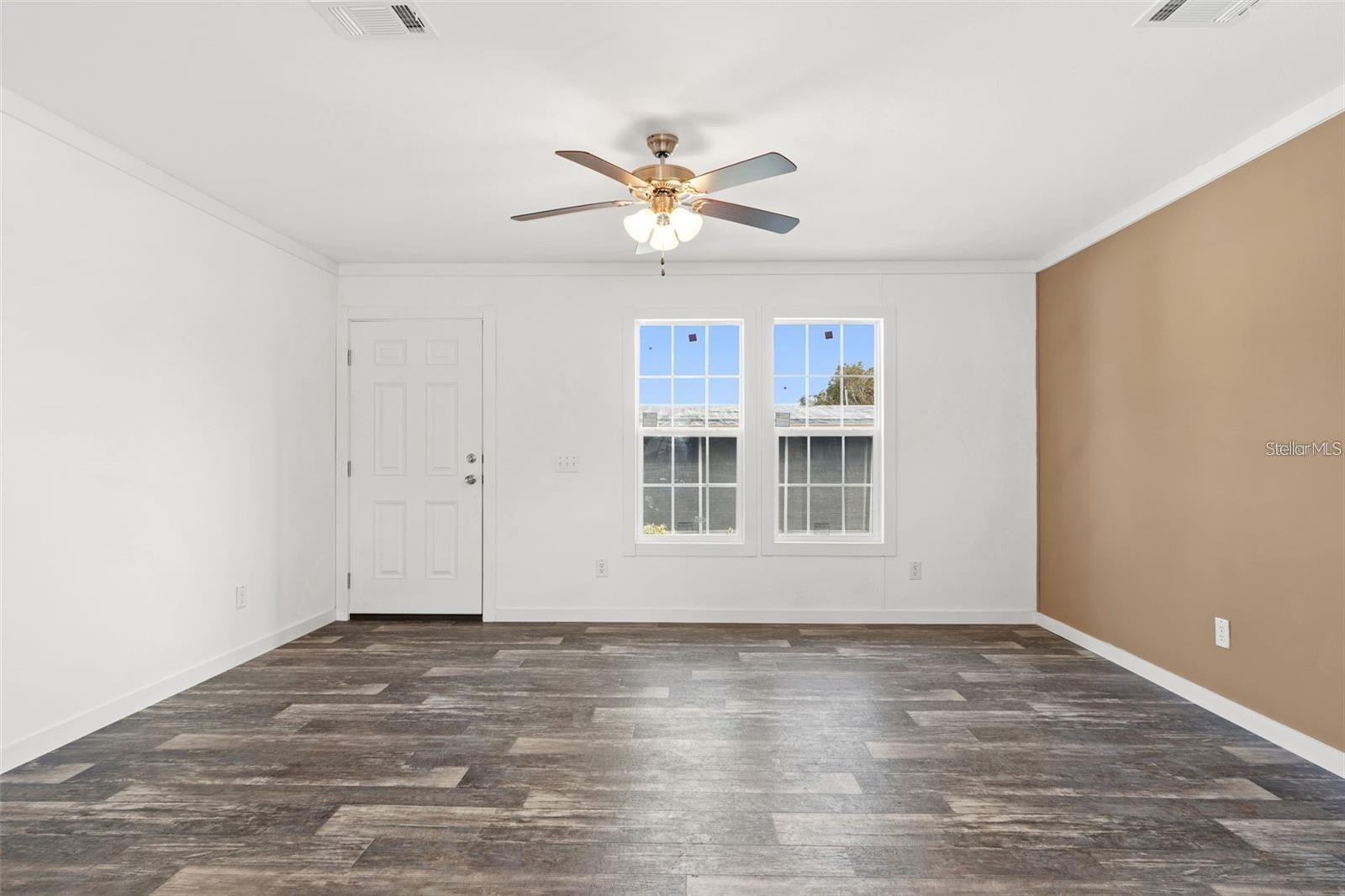 5234 YELLOW PINE ST N — photo 4
