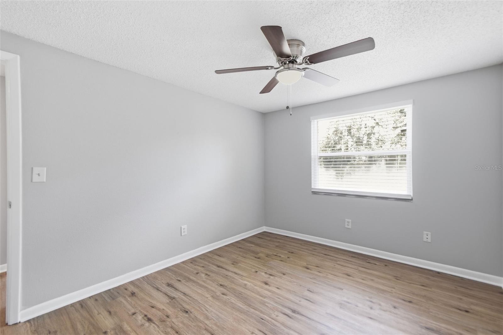 1200 LAKE VALRICO LN — photo 37