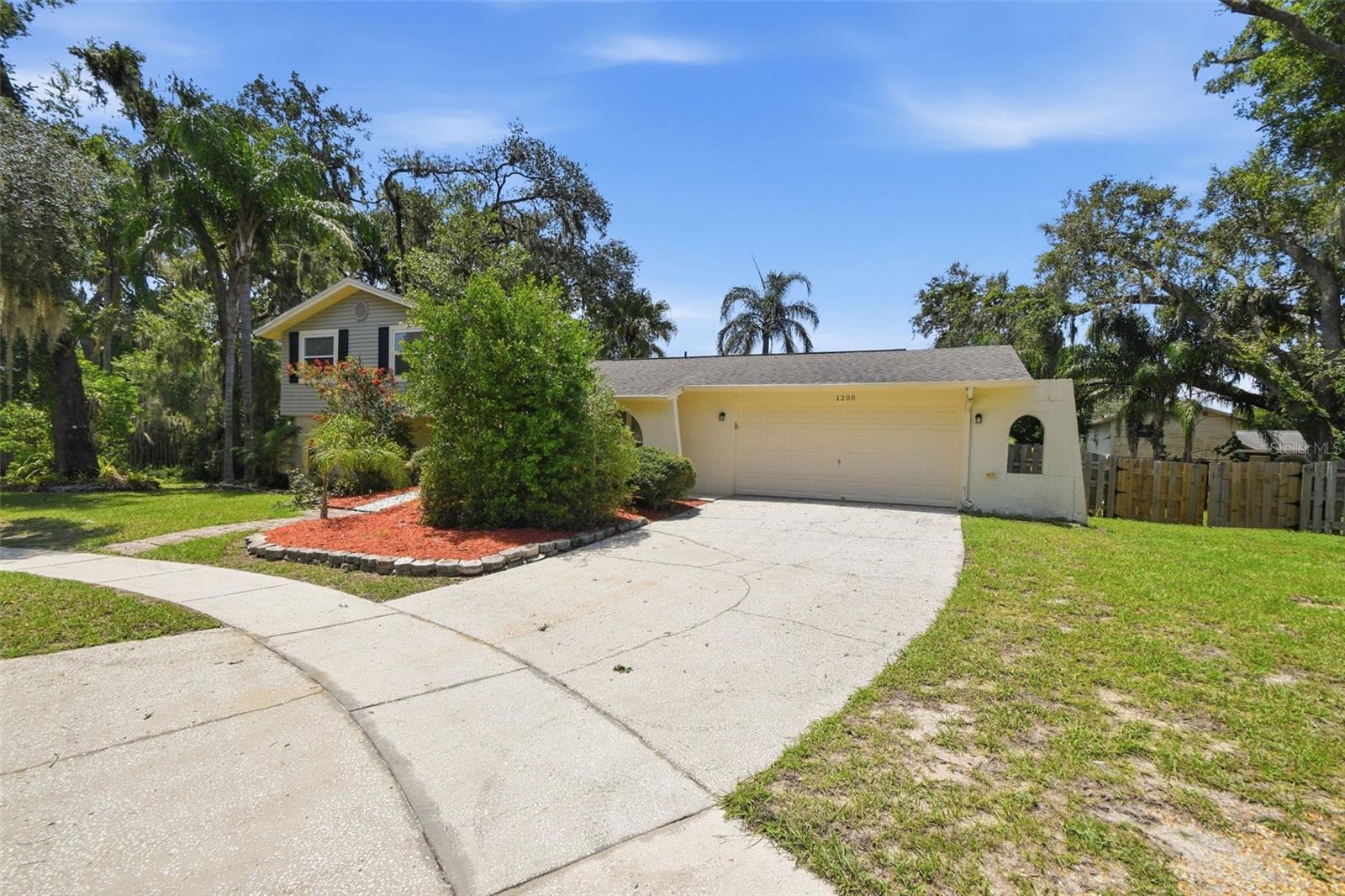 1200 LAKE VALRICO LN — photo 3