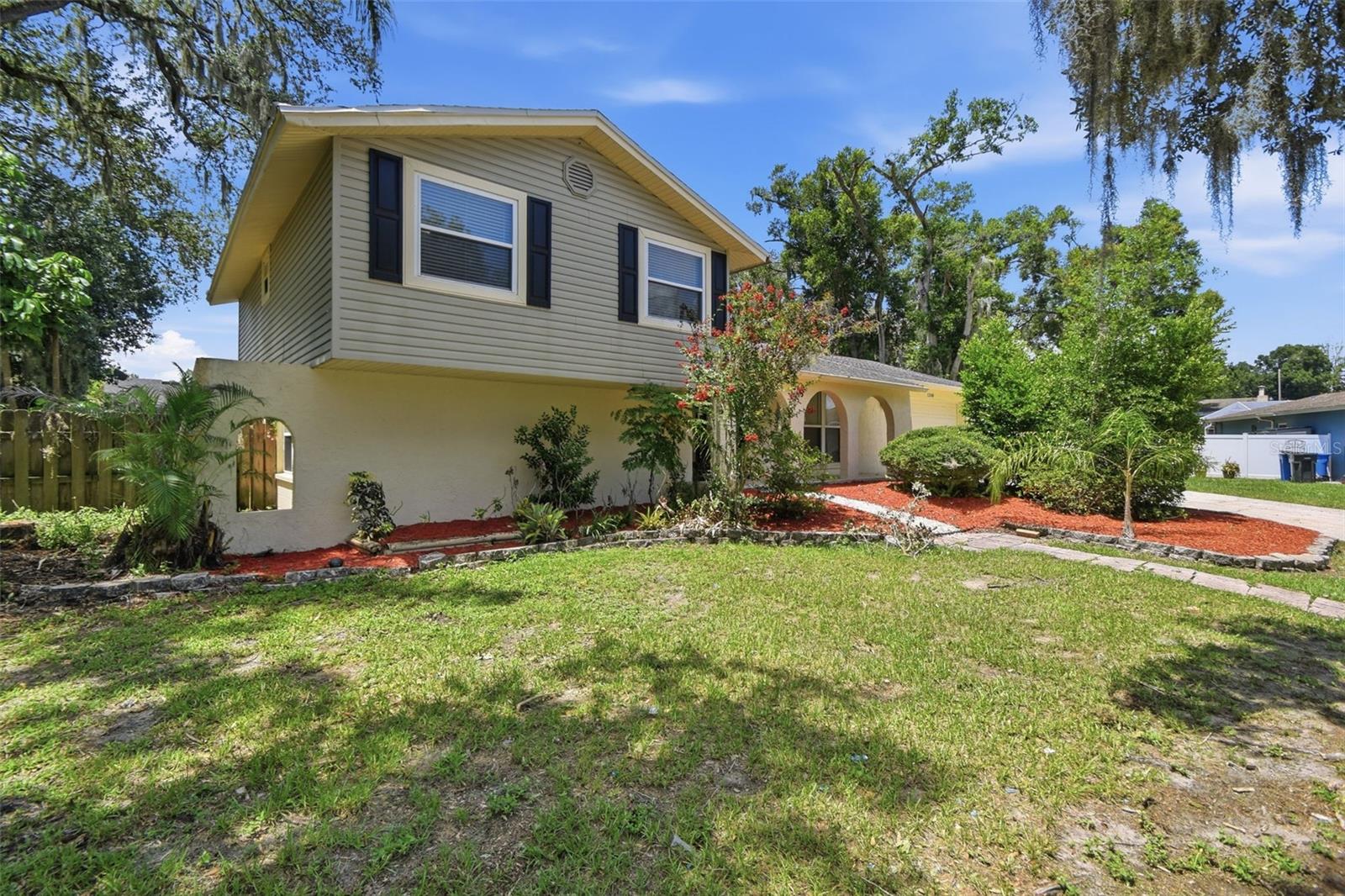 1200 LAKE VALRICO LN — photo 5
