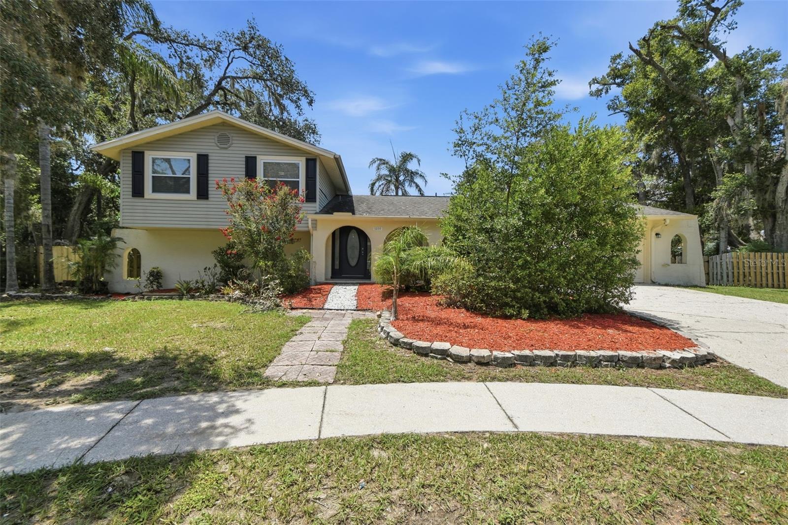 1200 LAKE VALRICO LN — photo 2