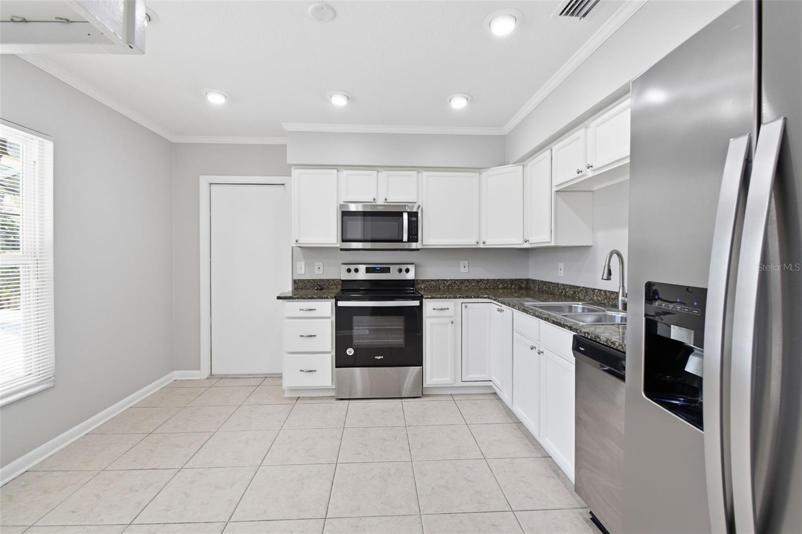 1200 LAKE VALRICO LN — photo 17