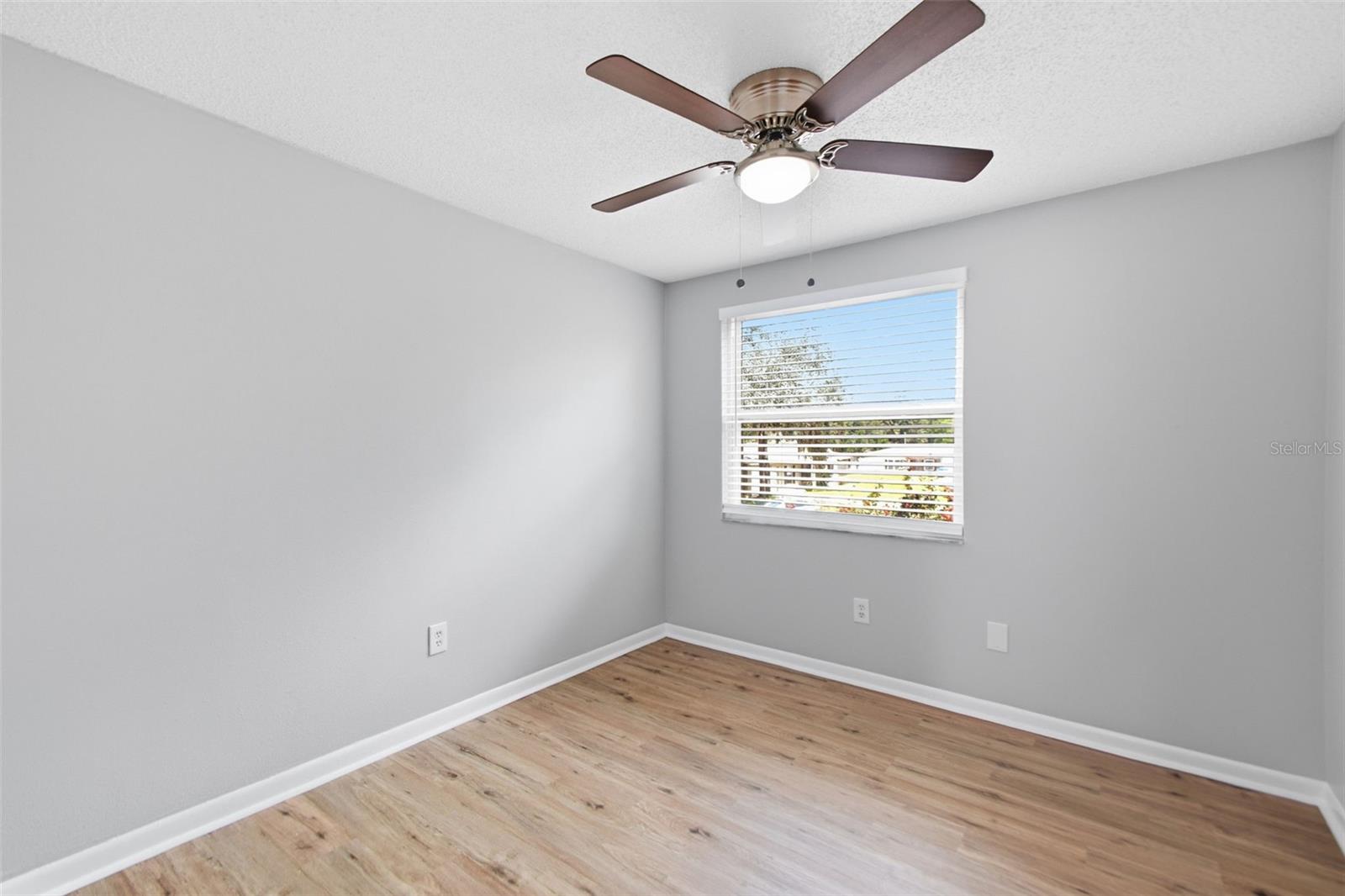 1200 LAKE VALRICO LN — photo 33
