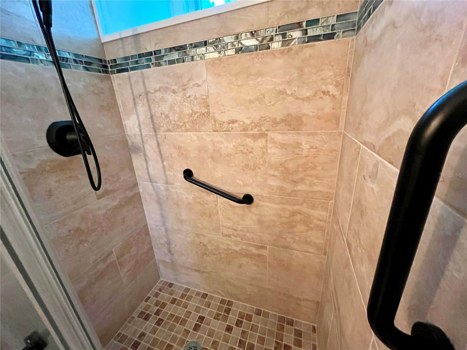 2458 COLUMBIA DR #28 — photo 25