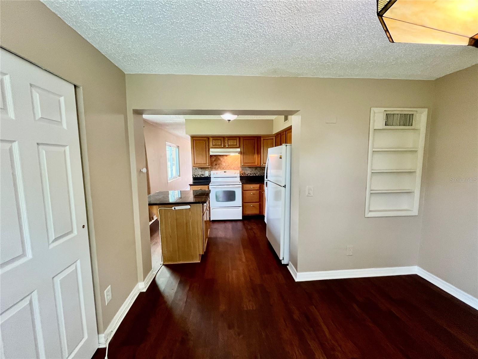 2458 COLUMBIA DR #28 — photo 16