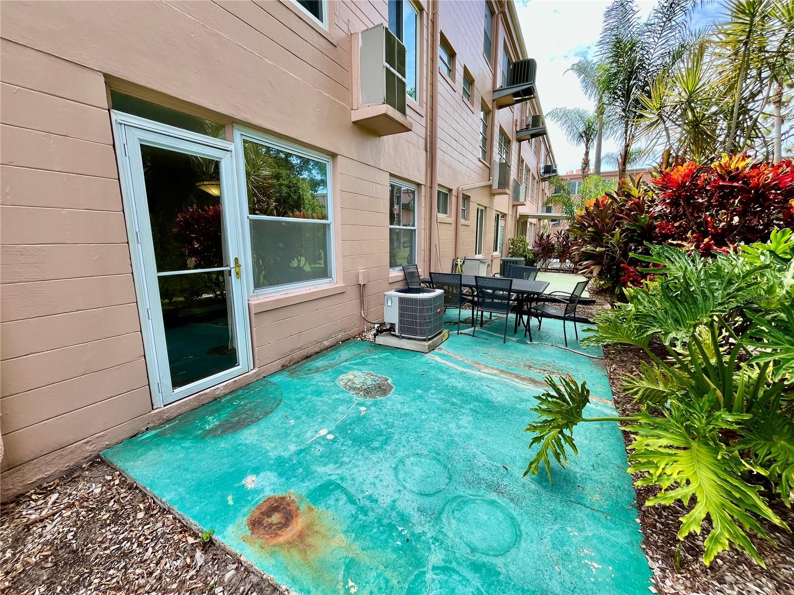 2458 COLUMBIA DR #28 — photo 32