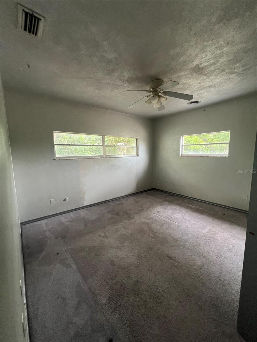 425 CRAIG DR — photo 19