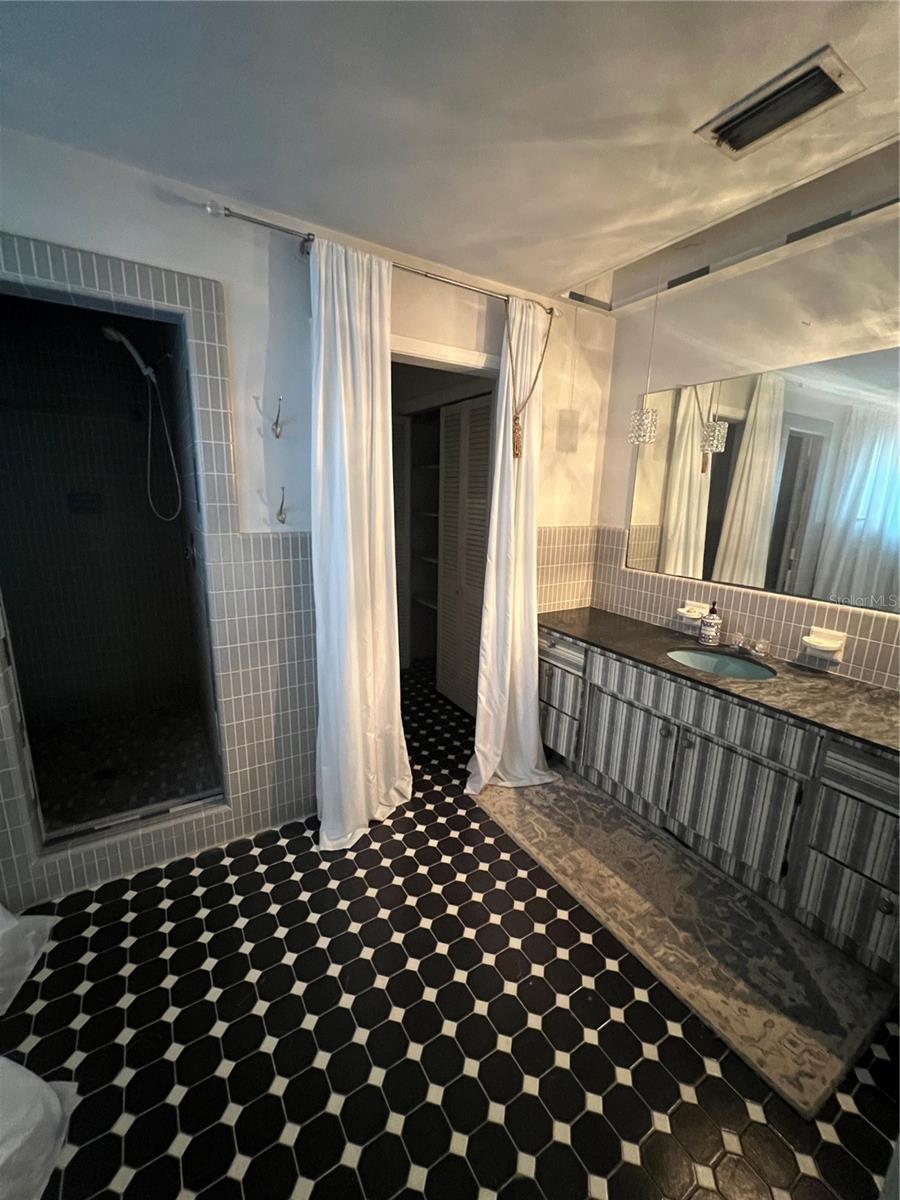425 CRAIG DR — photo 16