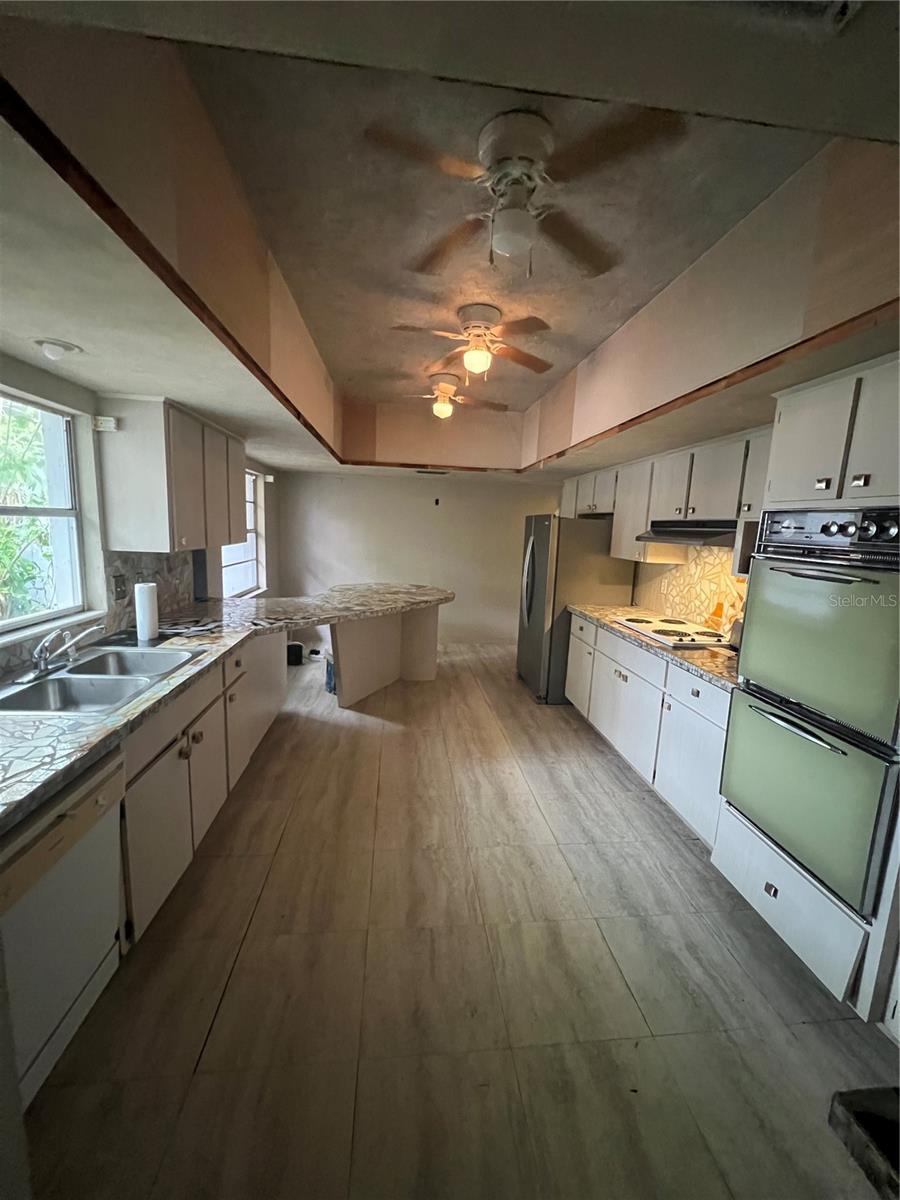 425 CRAIG DR — photo 13