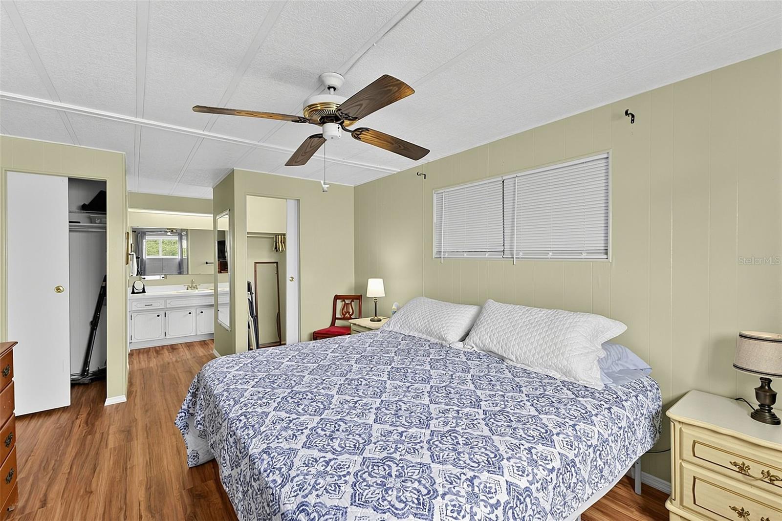 248 LA ROSAS — photo 20