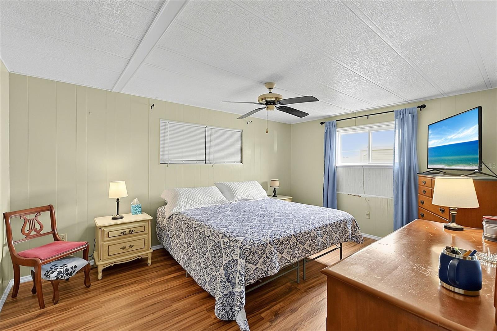 248 LA ROSAS — photo 16