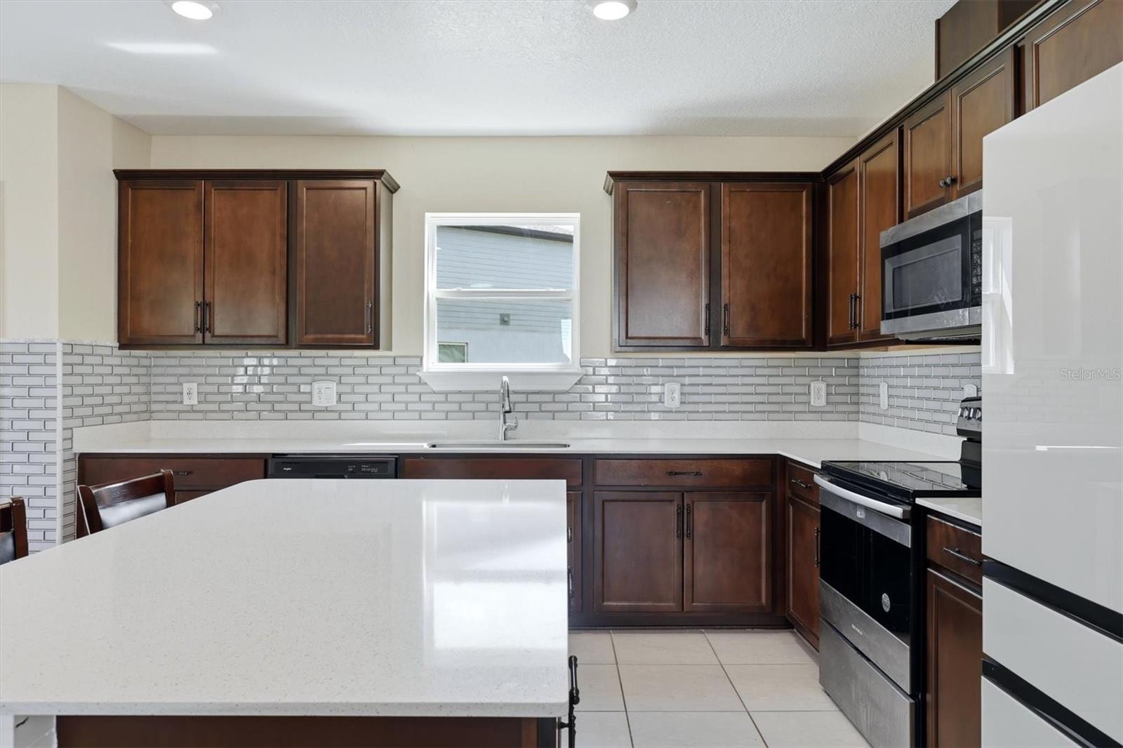 9108 ROYAL RIVER CIR — photo 16