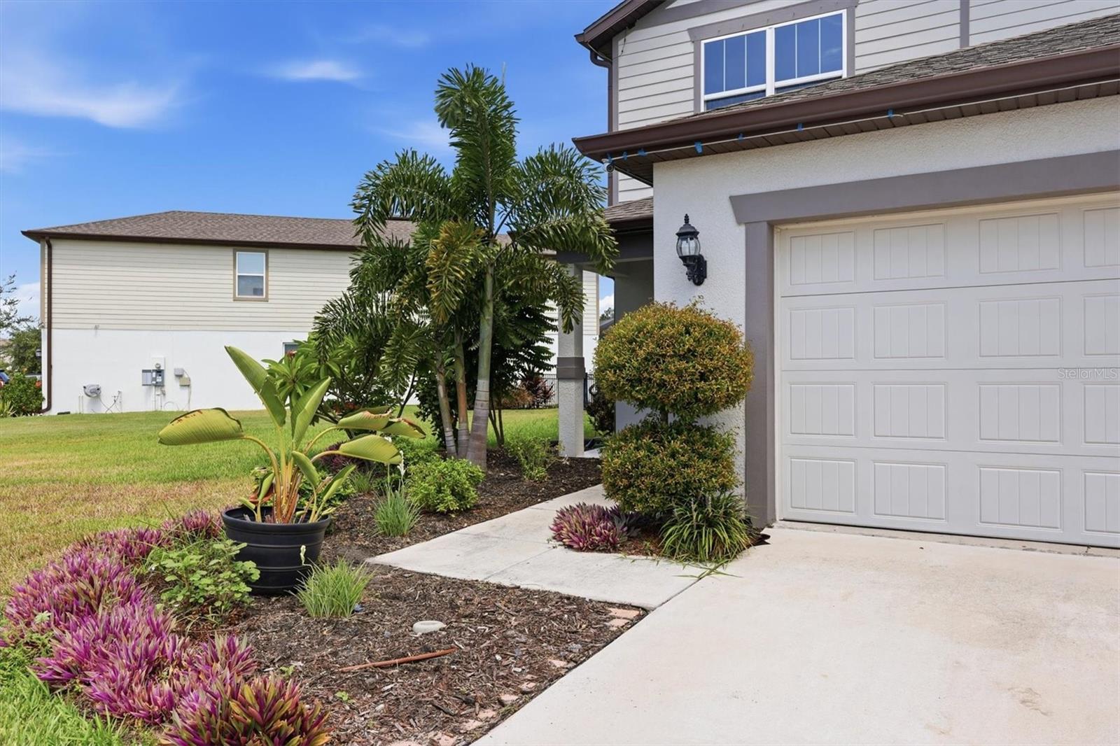 9108 ROYAL RIVER CIR — photo 2