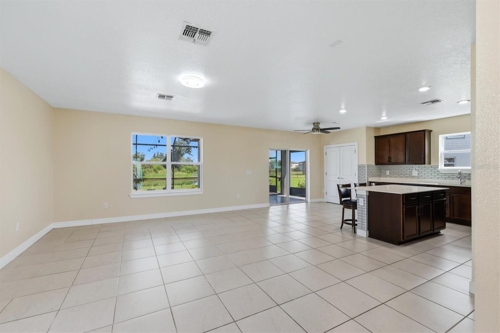 9108 ROYAL RIVER CIR — photo 8