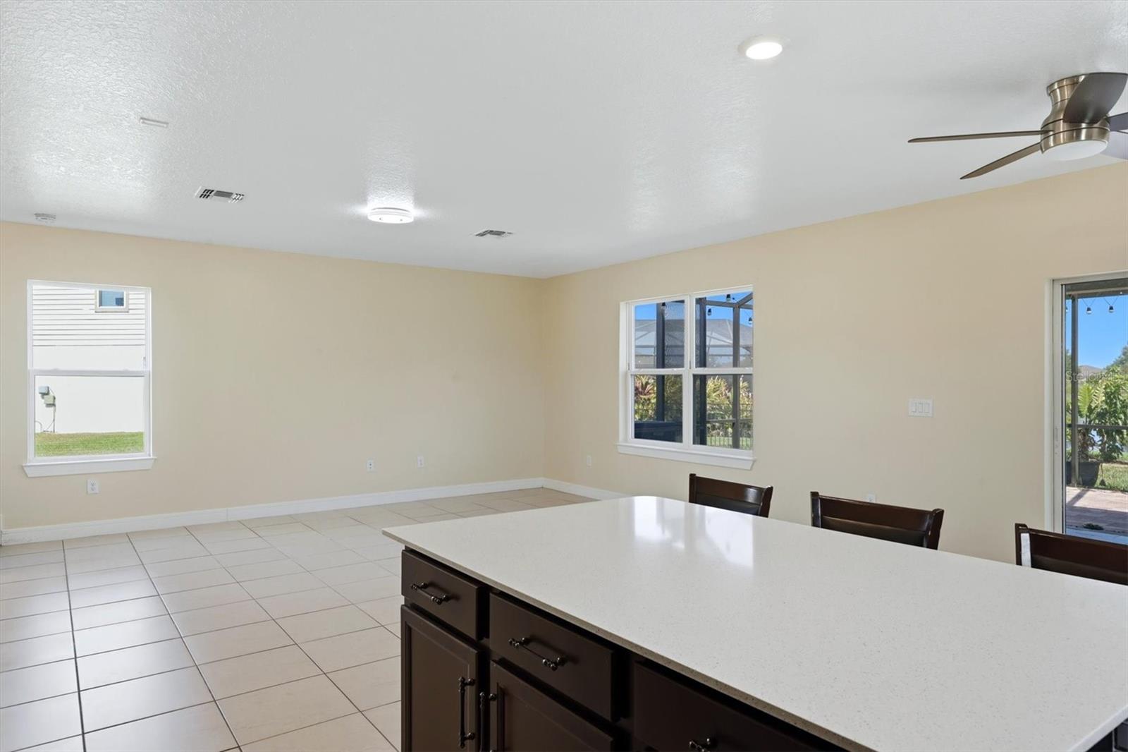 9108 ROYAL RIVER CIR — photo 6