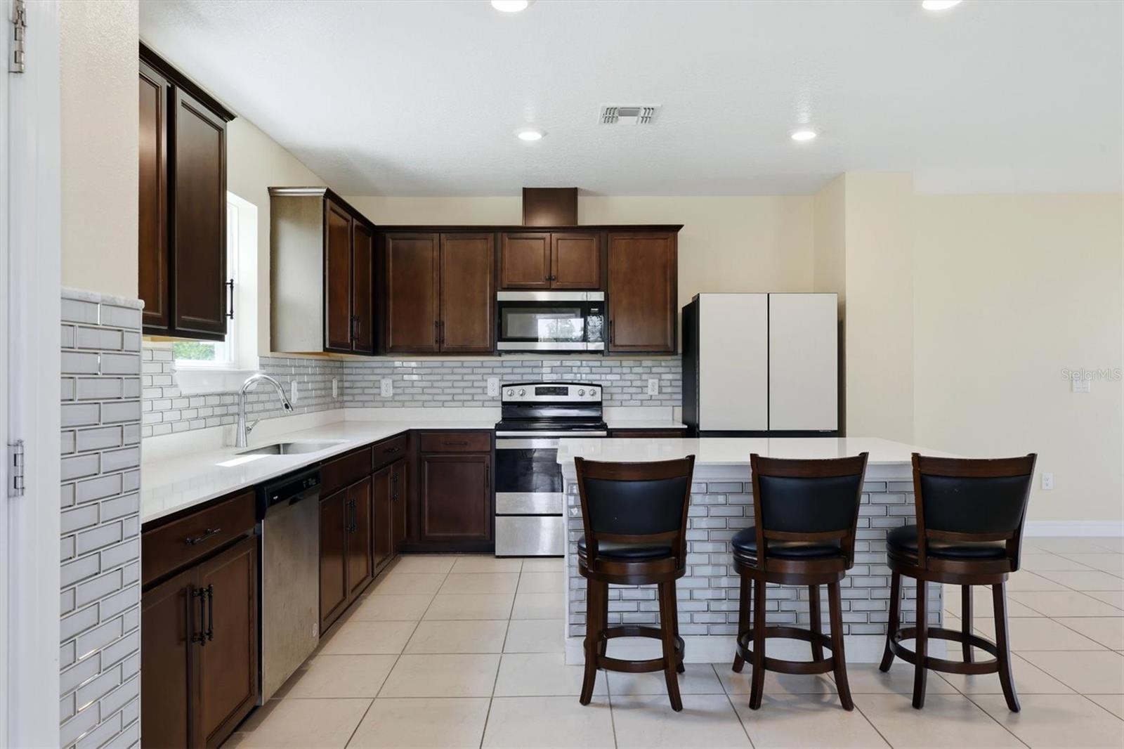 9108 ROYAL RIVER CIR — photo 15