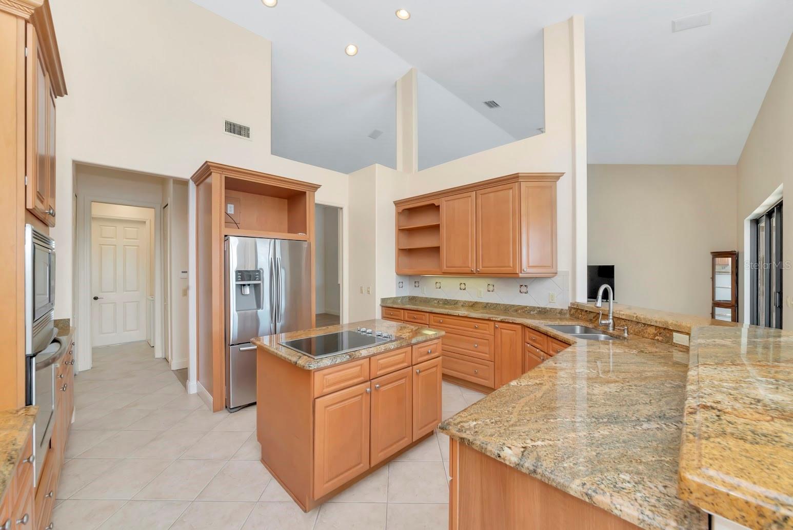 2012 ISLAND ESTATES DR — photo 9
