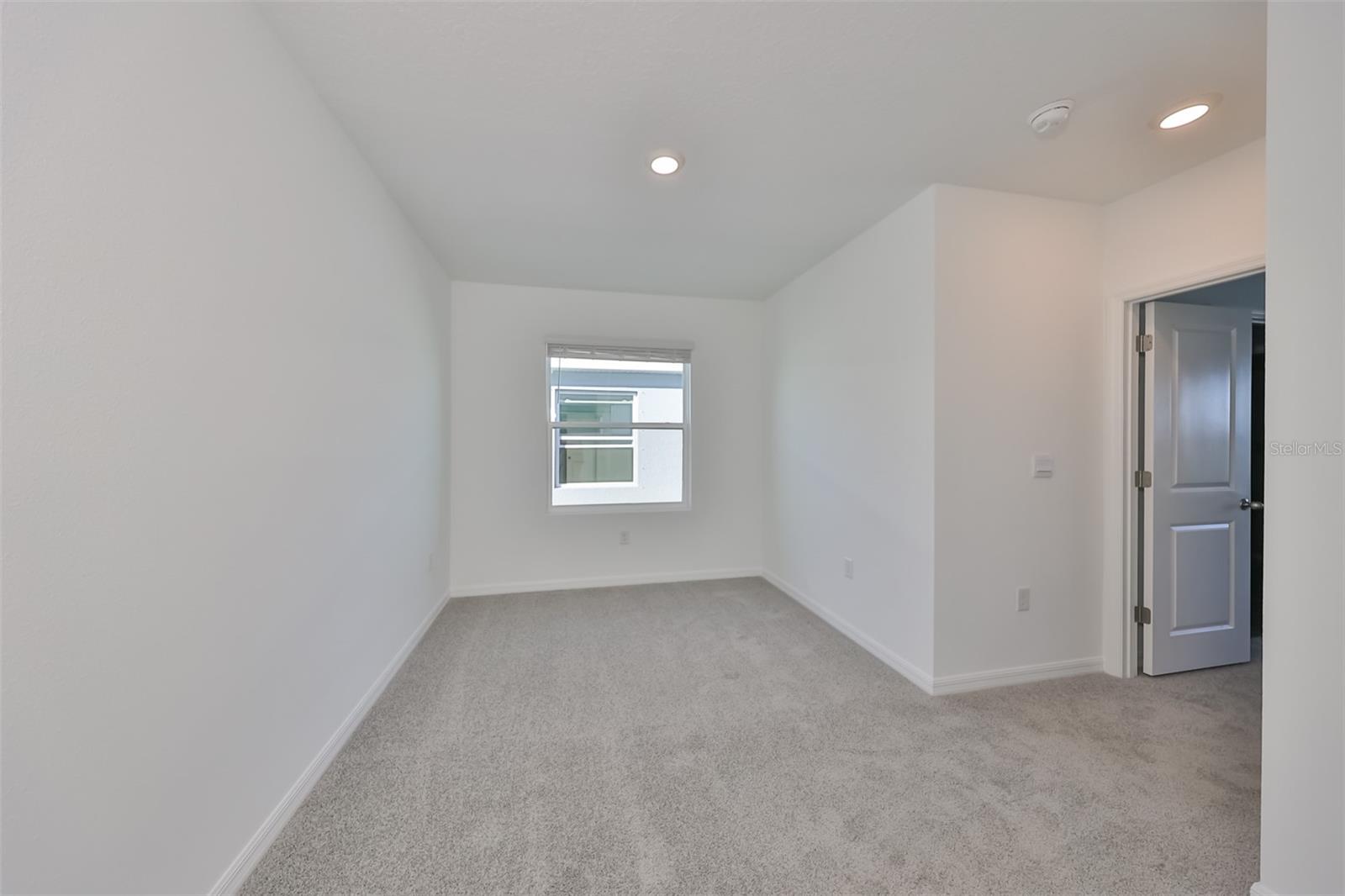 379 MANGROVE SHADE CIR — photo 9