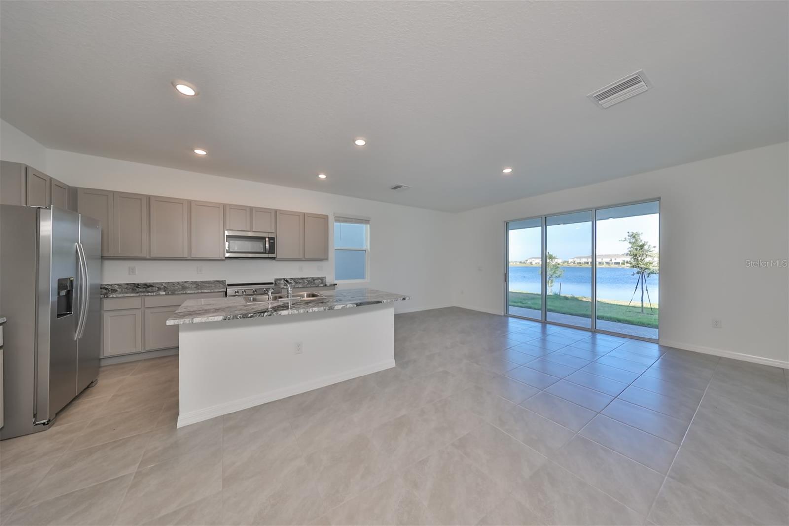 379 MANGROVE SHADE CIR — photo 2