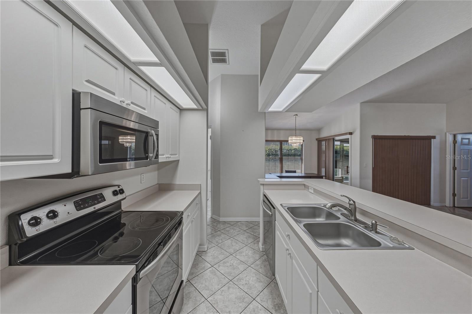 6232 HUNTINGTON DR — photo 19