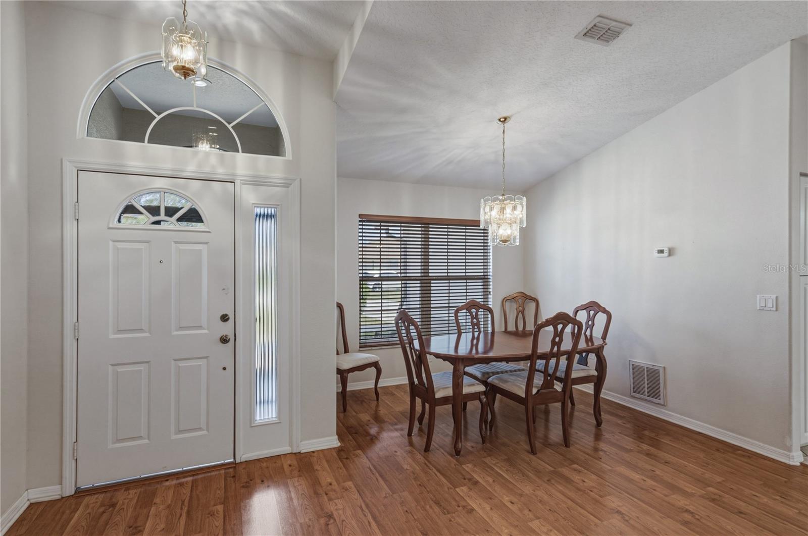 6232 HUNTINGTON DR — photo 9