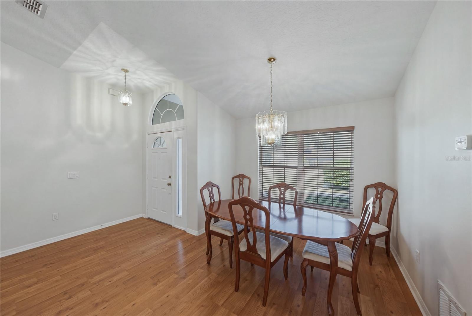 6232 HUNTINGTON DR — photo 10