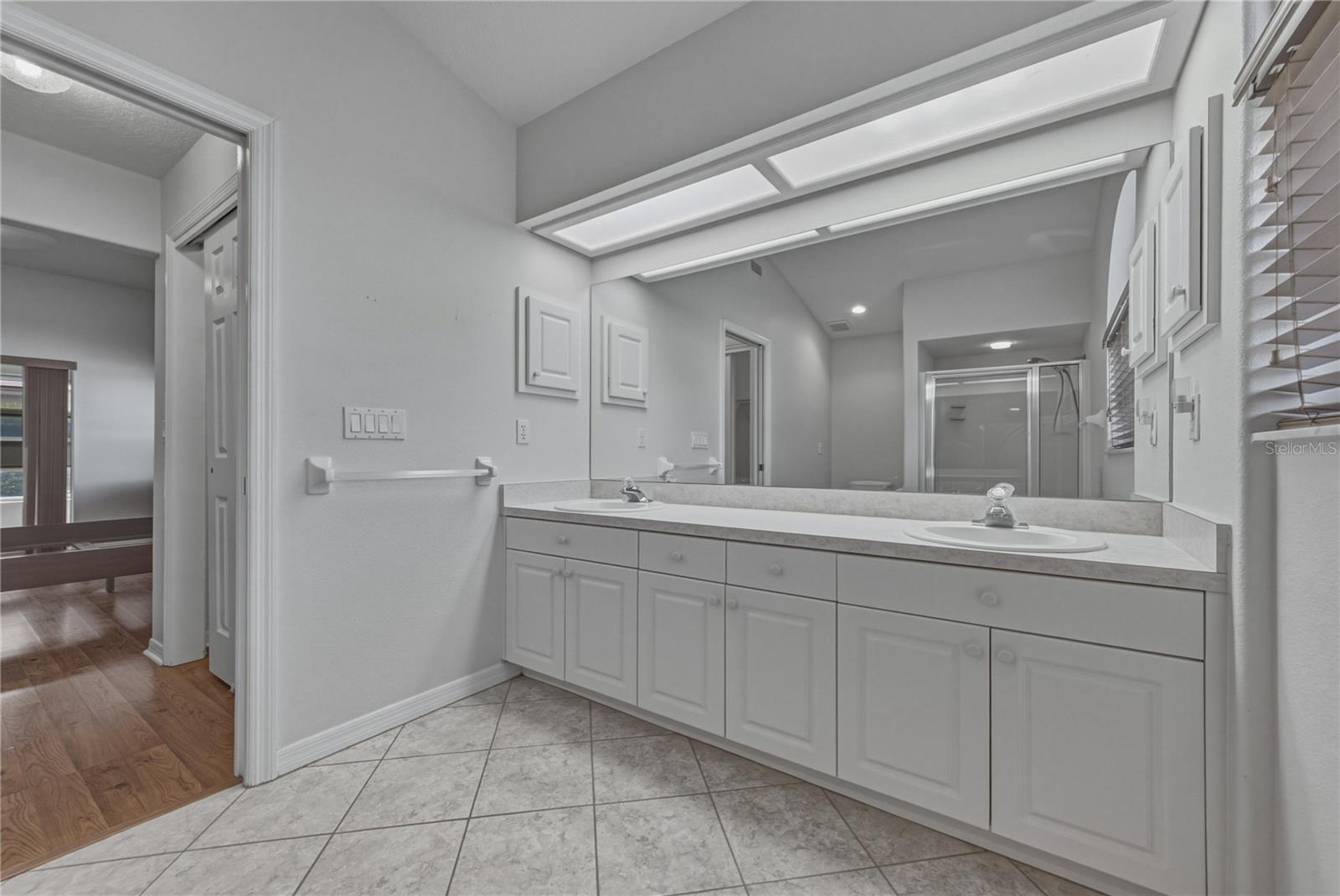 6232 HUNTINGTON DR — photo 36